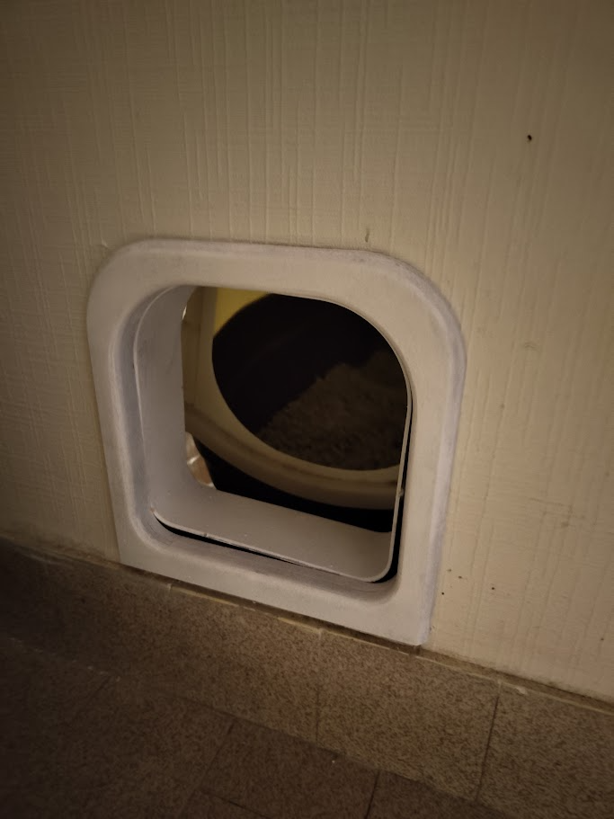 cat flap with no flap