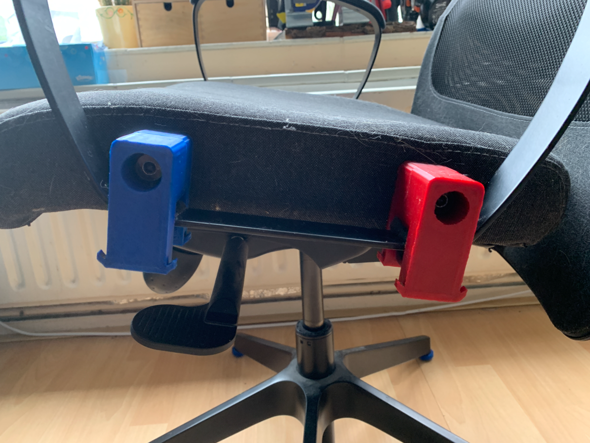 Ikea markus armrest dropdown