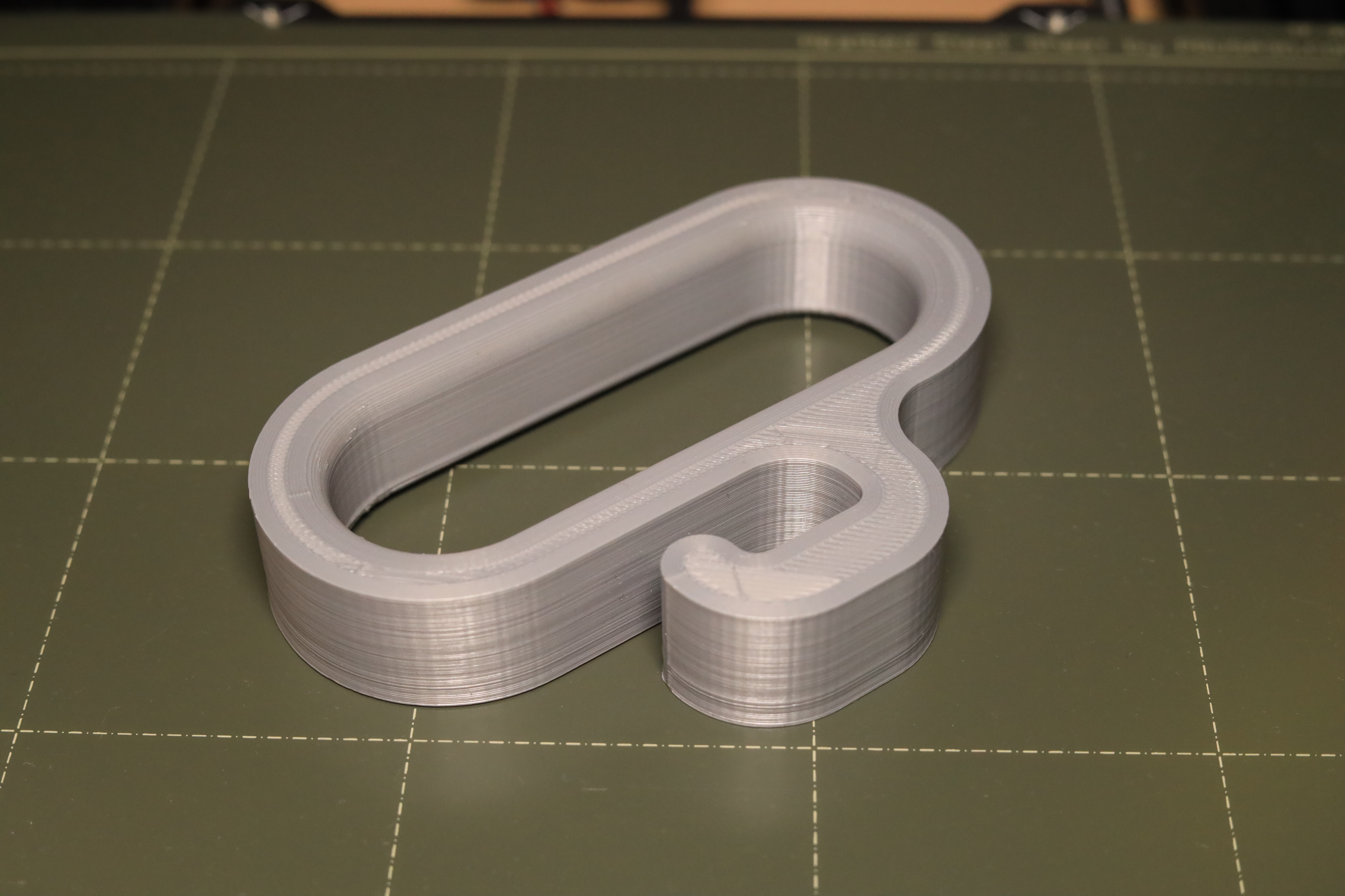Bag carrier/cargo hook (for 5L bottles, shopping bags, etc.)