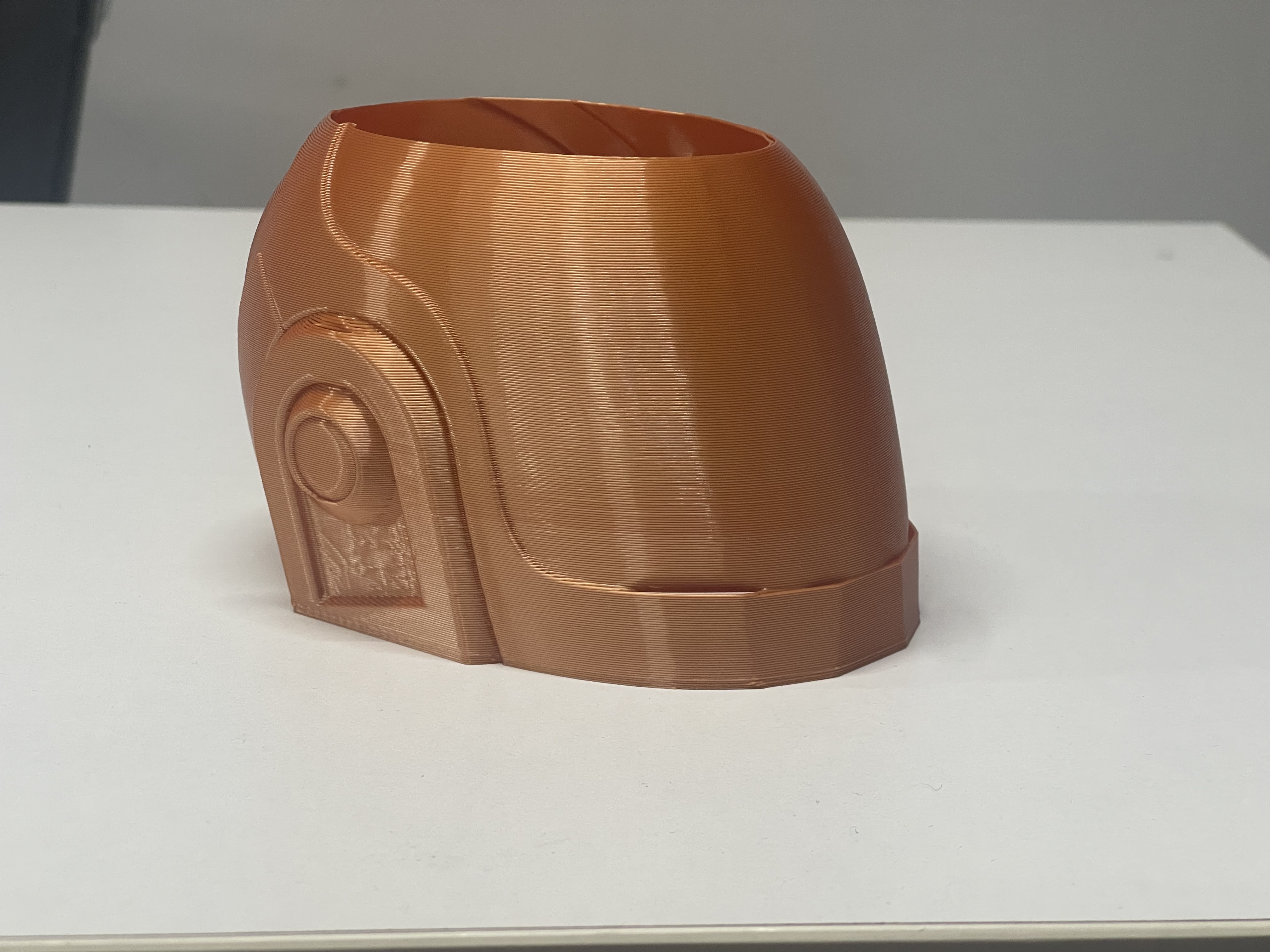 Guy (Daft Punk) - Helmet Vase Mode
