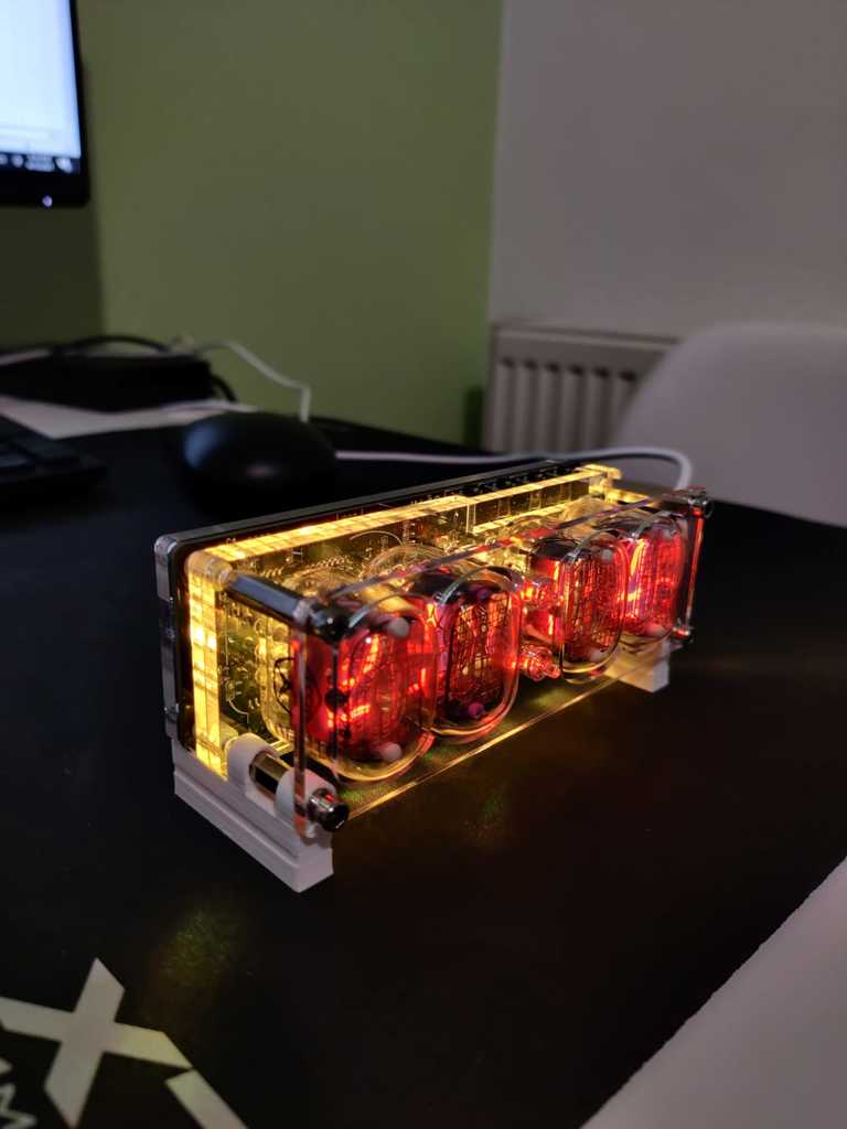 Simple nixie clock base