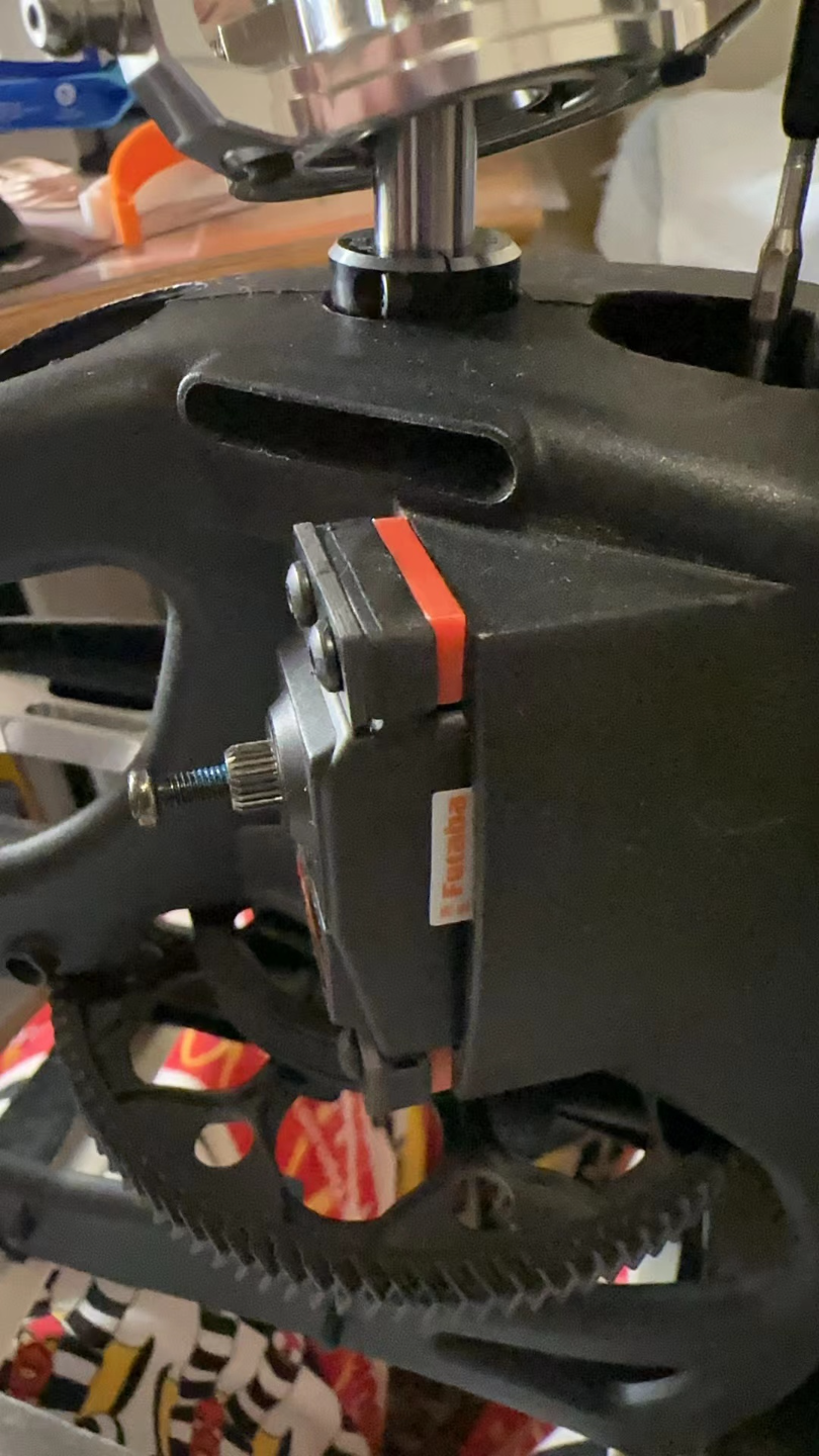 Mikado Logo550/600 aileron servo distance plate for Futaba servo