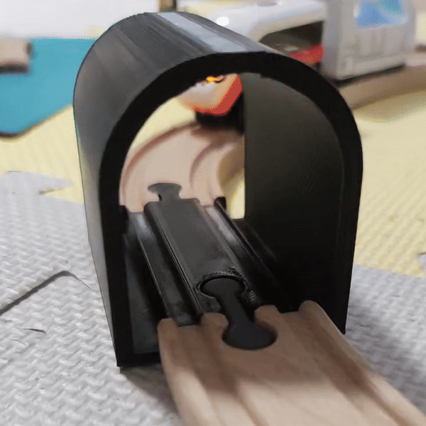 WOODEN TRAIN PLAYTIVE/IKEA - TUNNEL