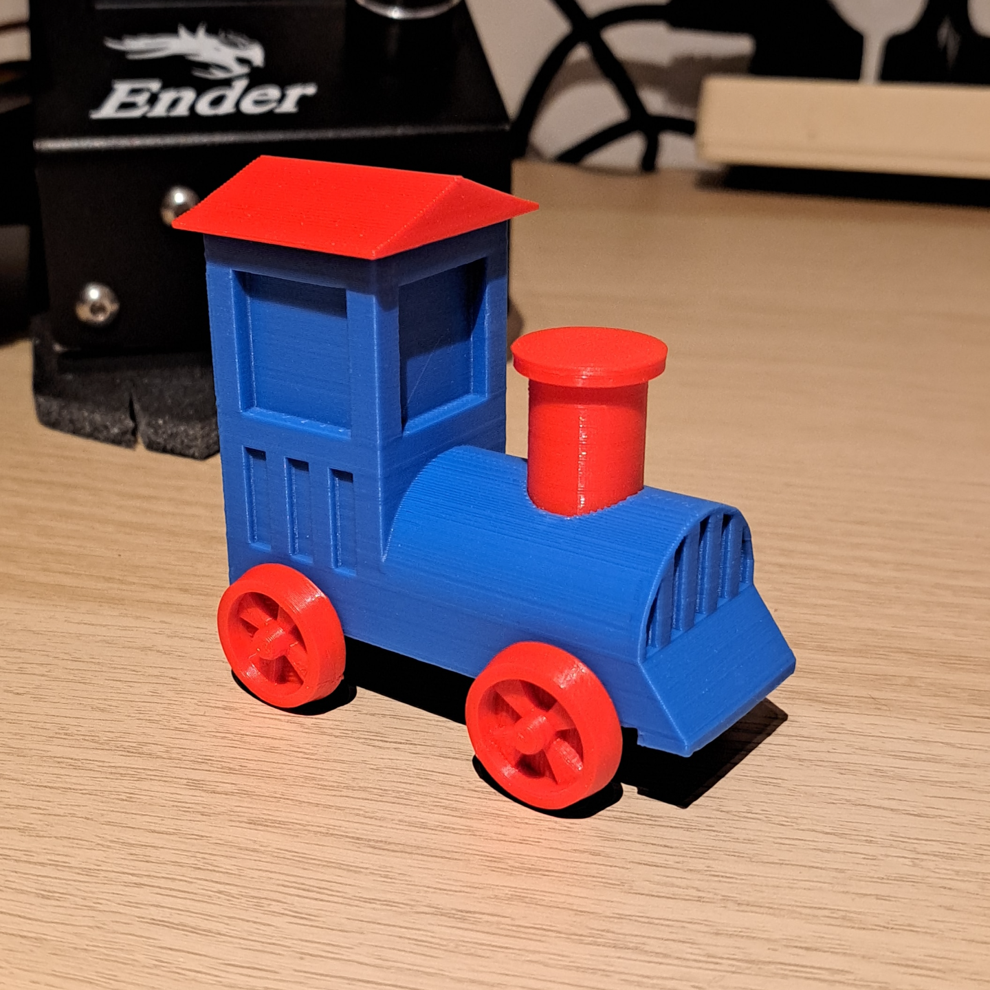 Small train locomotive