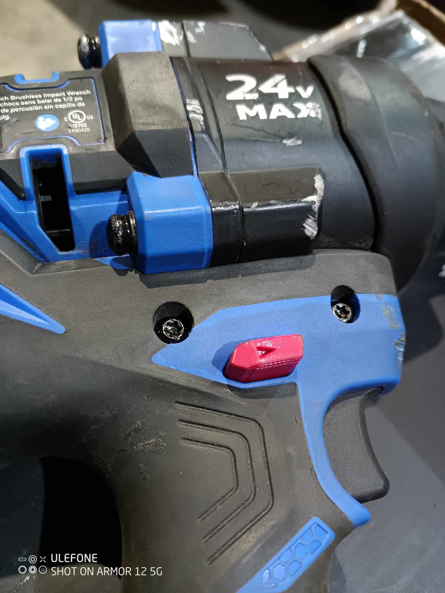 Kobalt 1/2 XTR Impact (F/R Switch Button)