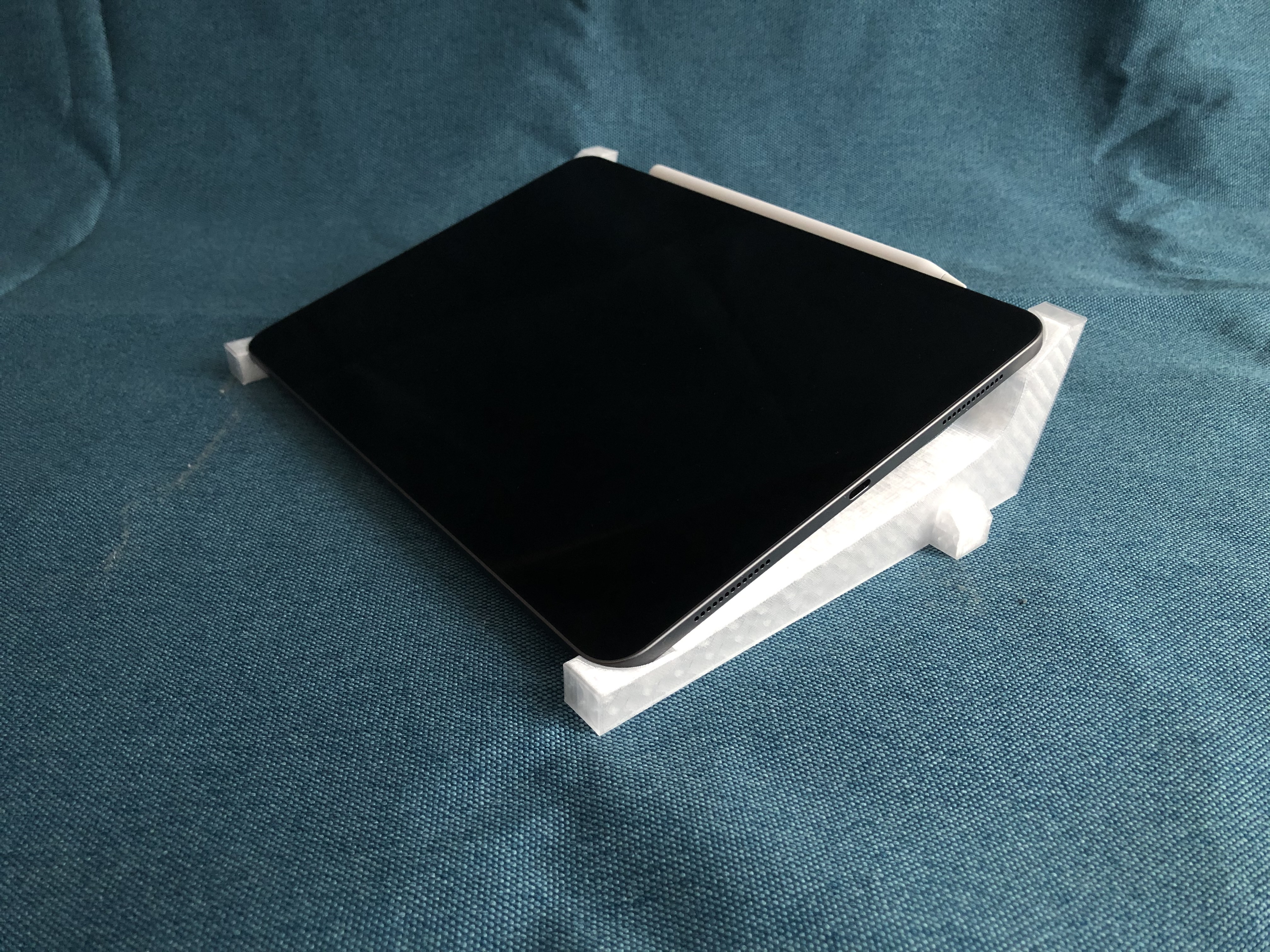 iPad Pro 11 stand
