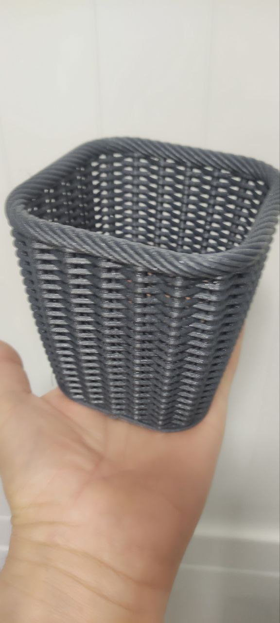 Zigzag wicker basket