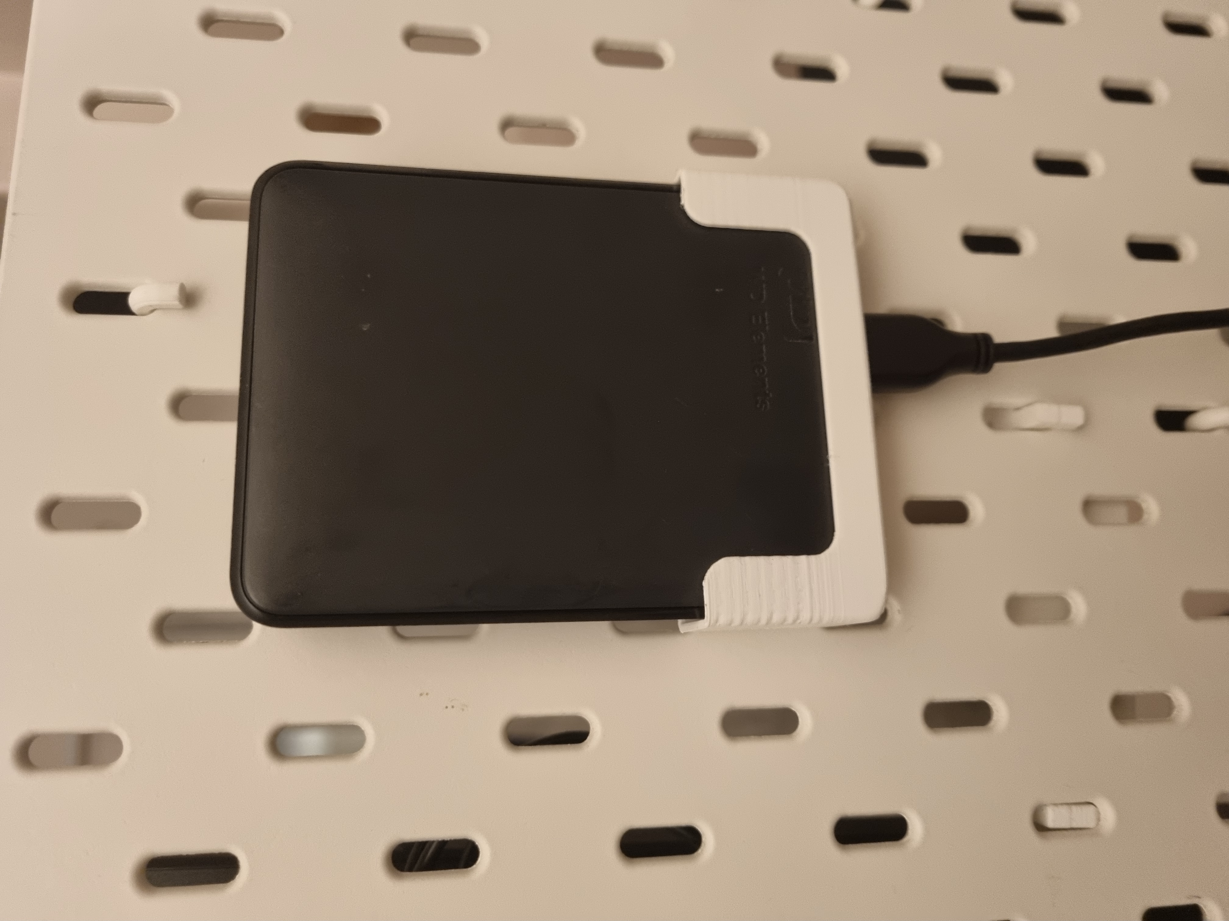 Harddrive holder for IKEA skadis