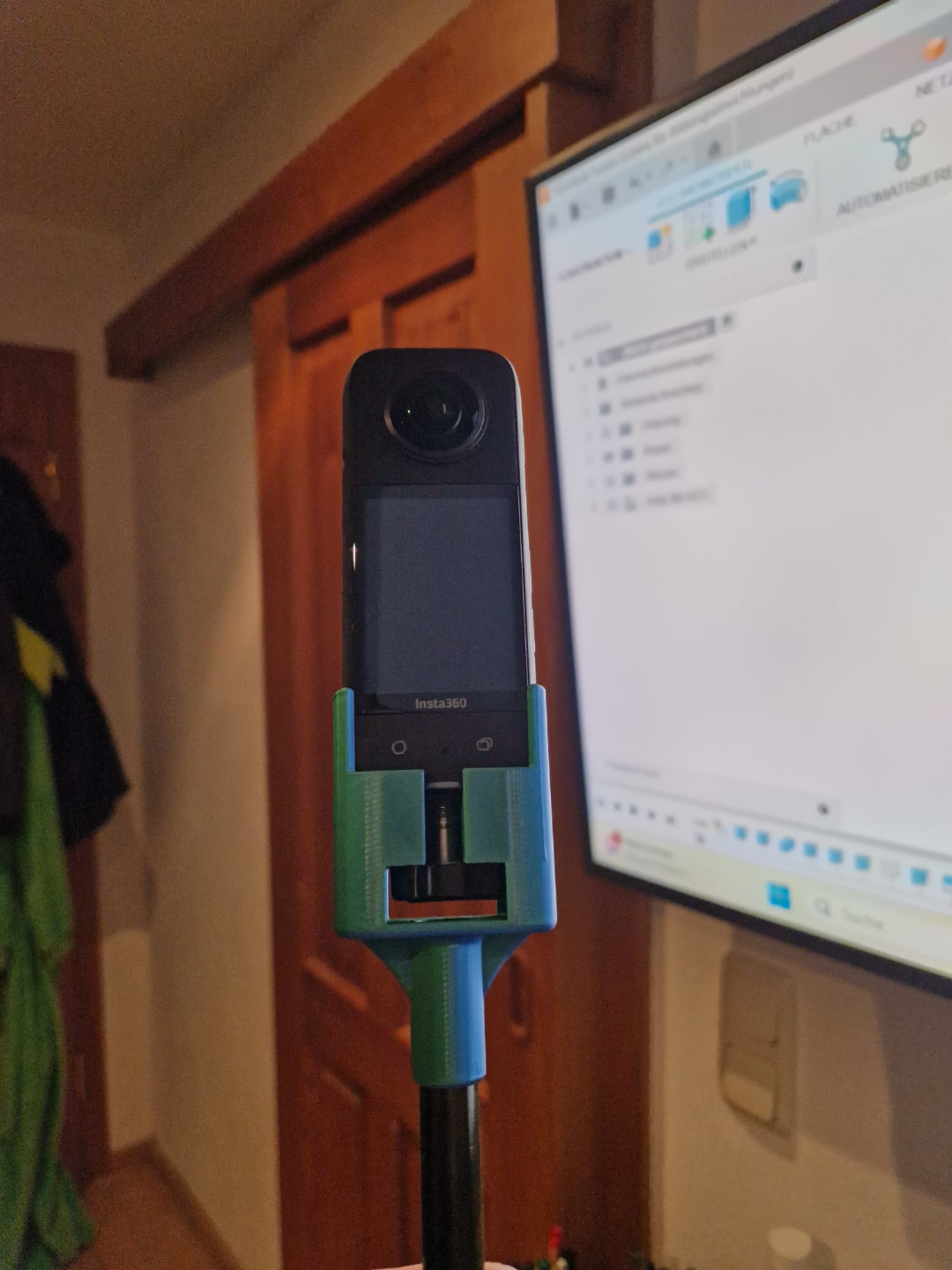 Insta360 selfie stick mount