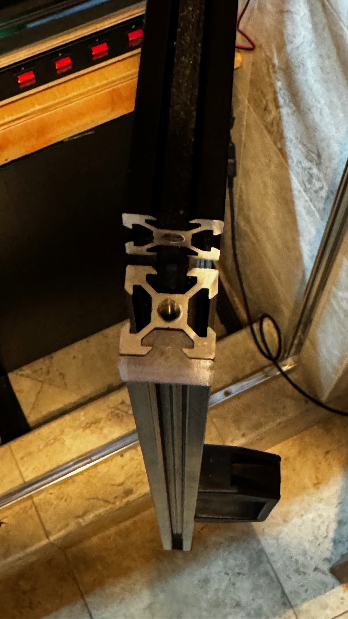 20x20mm V-Groove Extrusion Mount