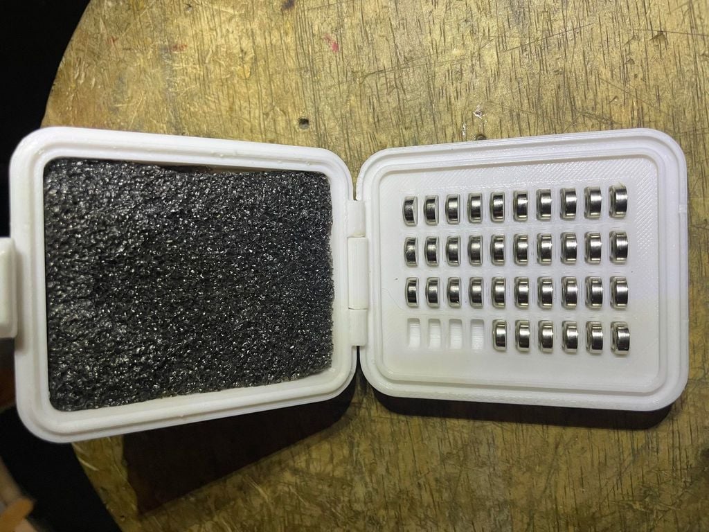 LR41 Rugged Case holds 40