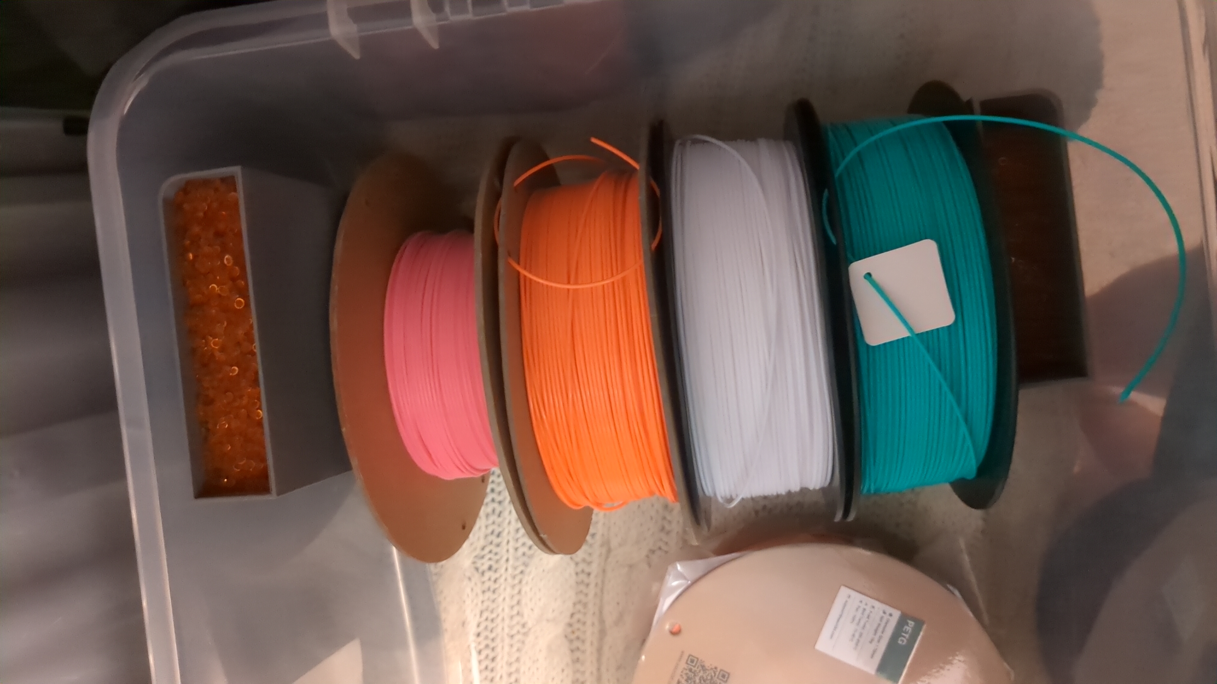 Silica gel holder for george storage box