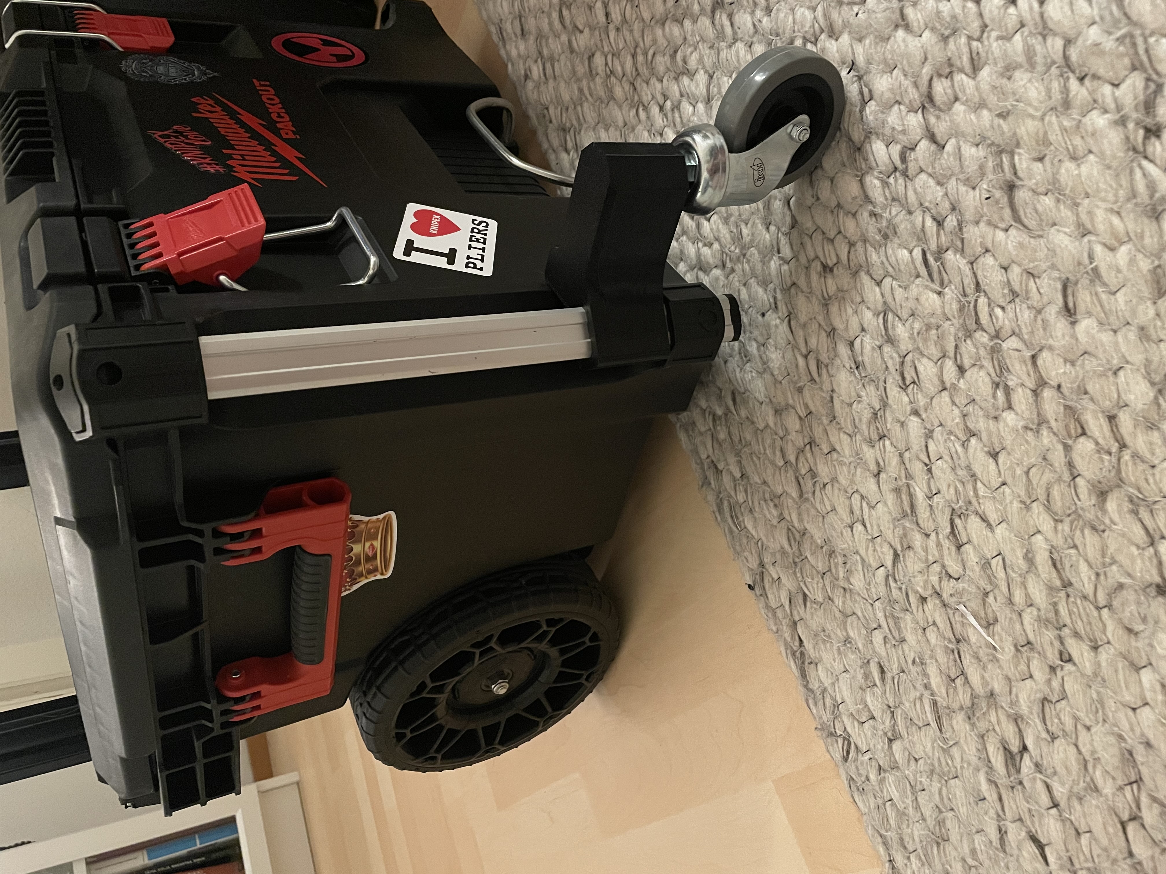 rotating front wheel fixing bracket
