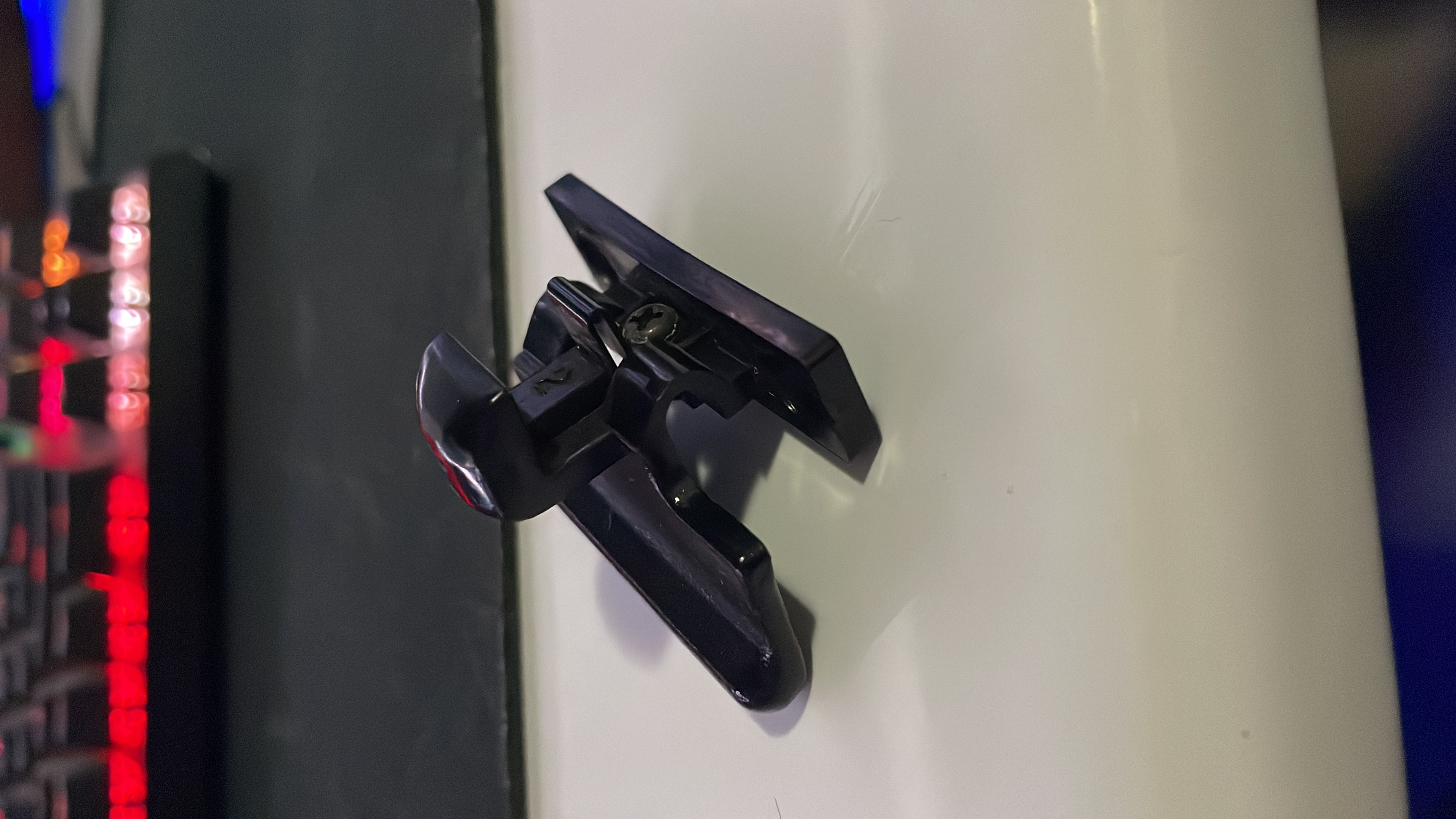 Mitsubishi Pajero Center Console Armrest latch
