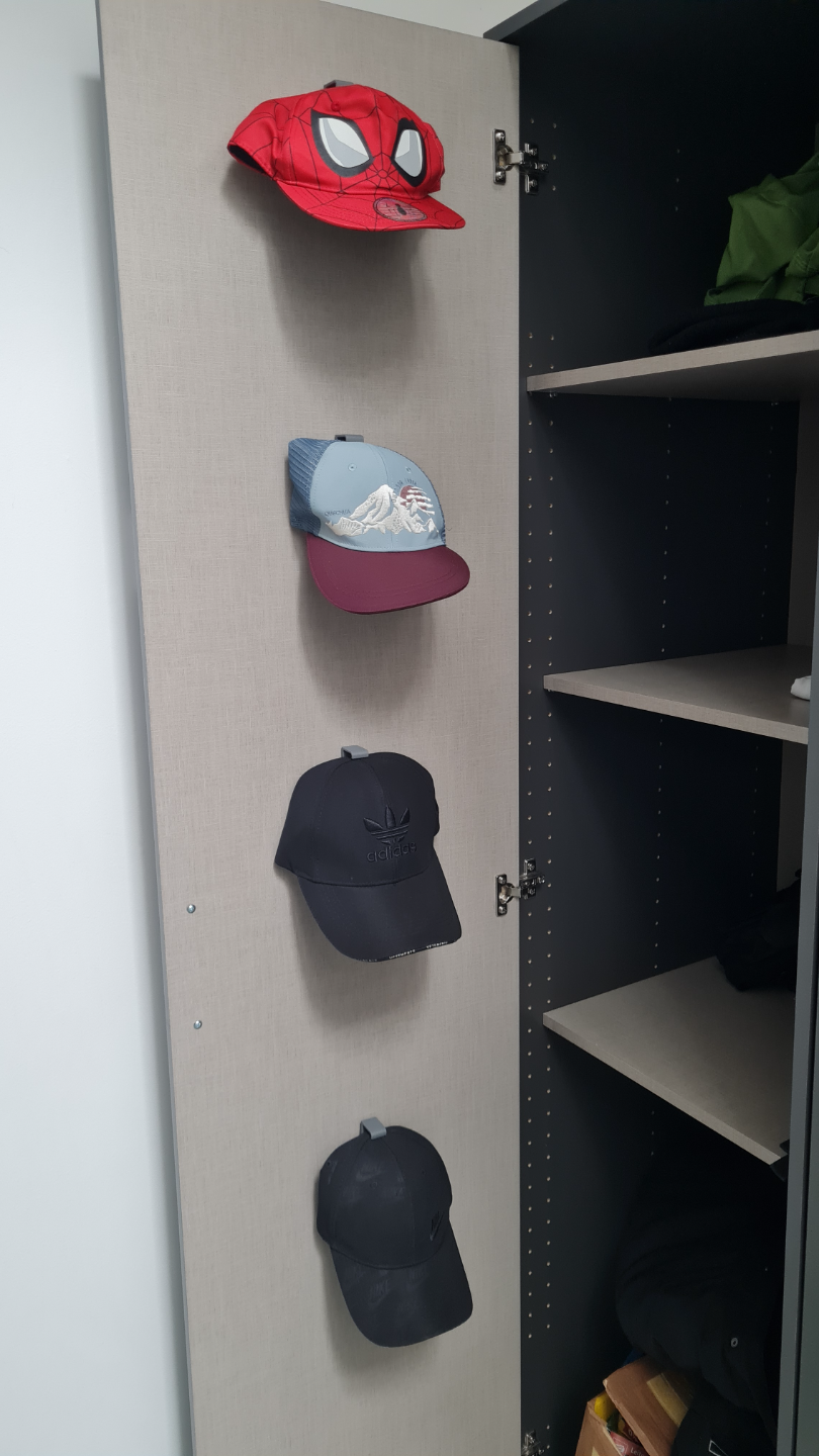 Capholder/Snapbackholder