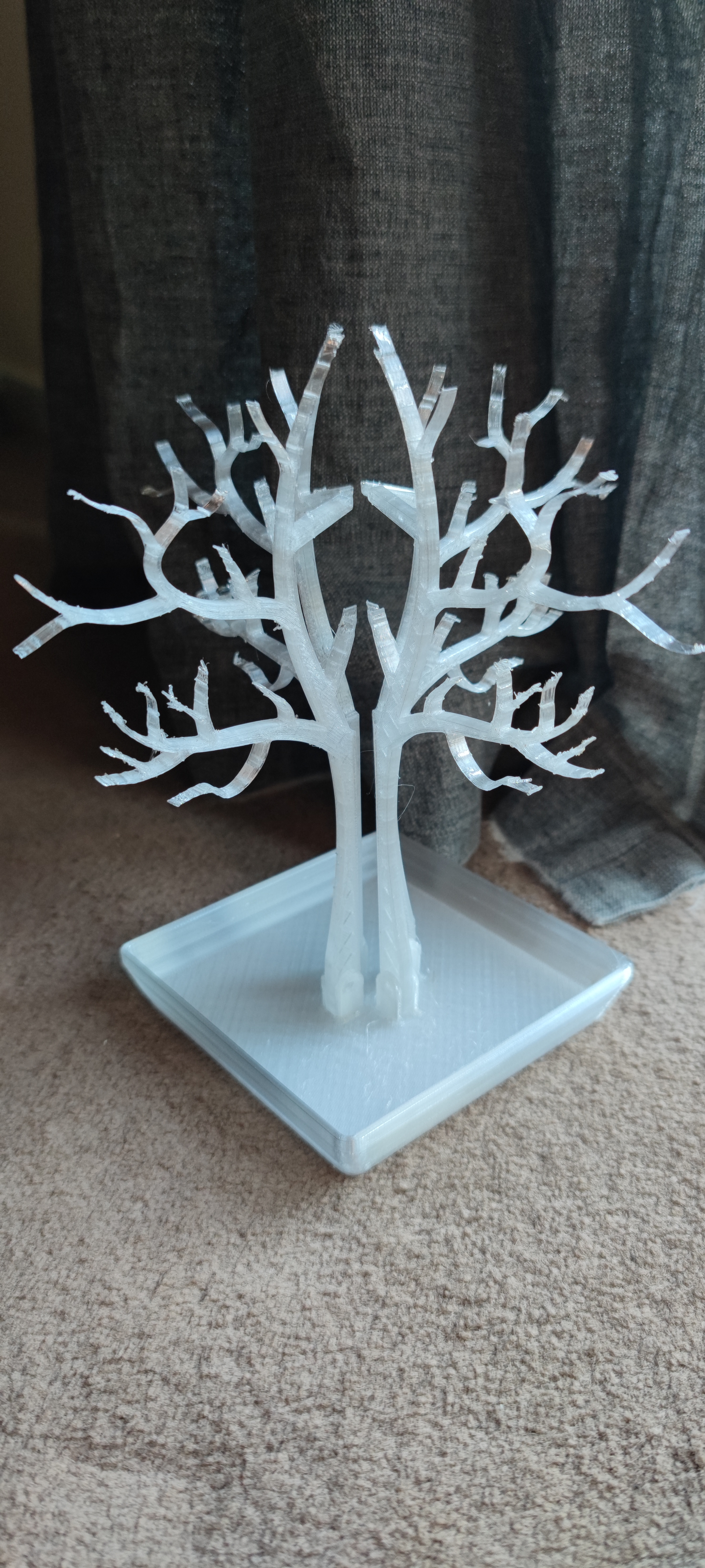 Ring holder tree with base