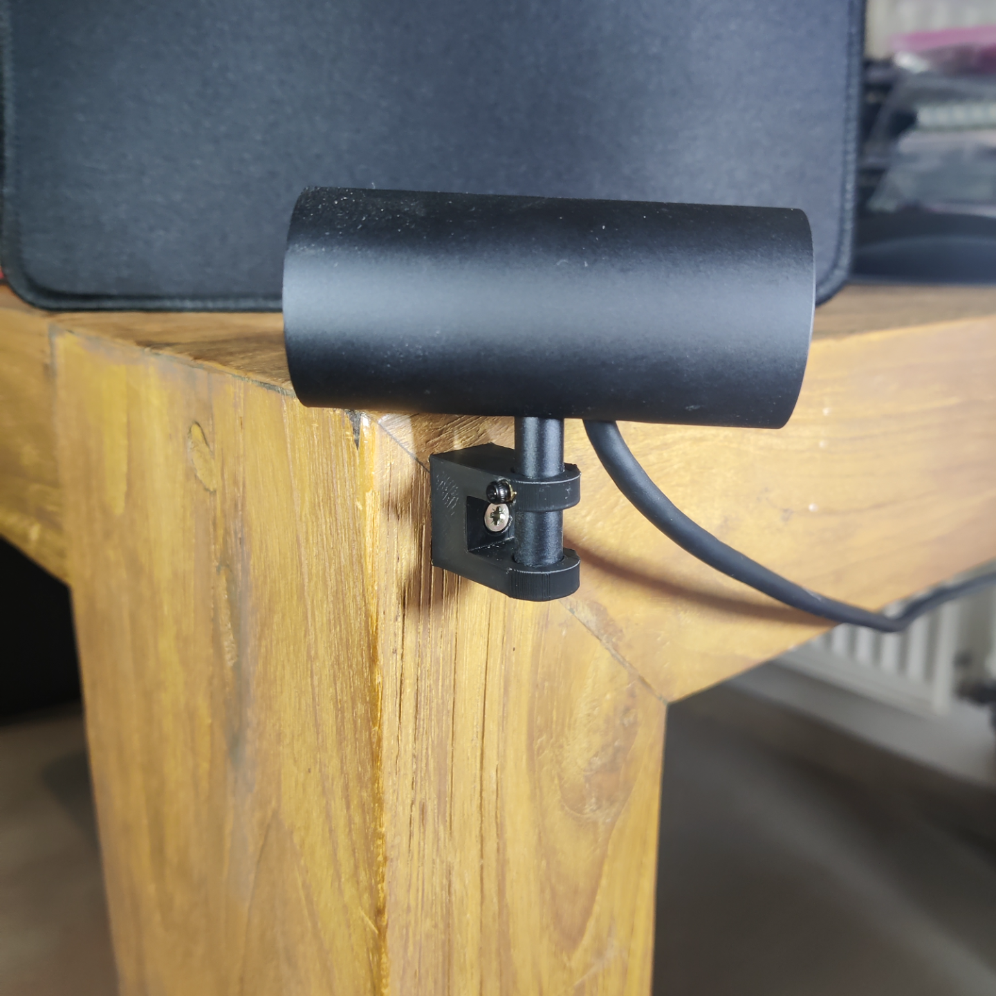 Oculus rift sensor mount