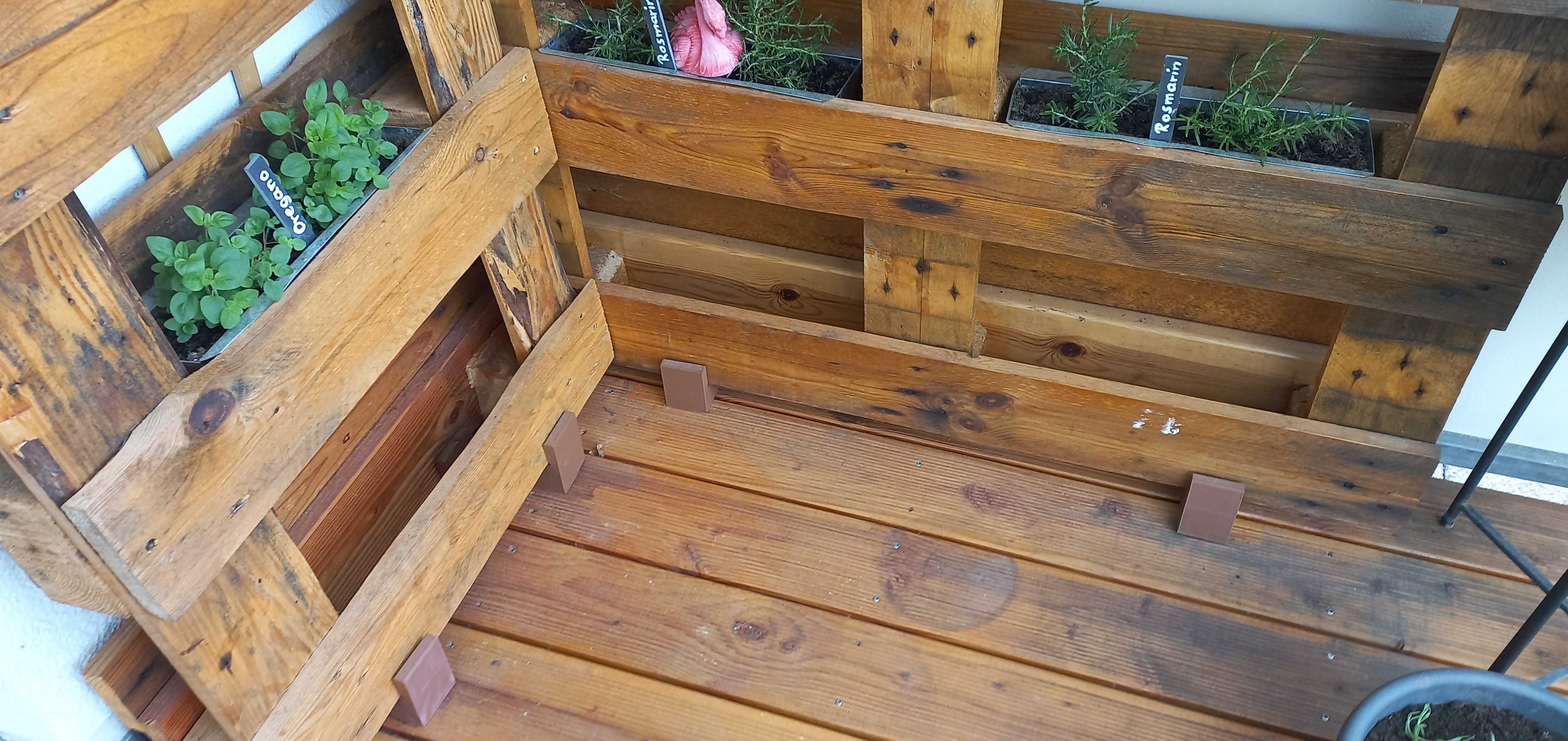 Stand for flower rack build from old euro pallet