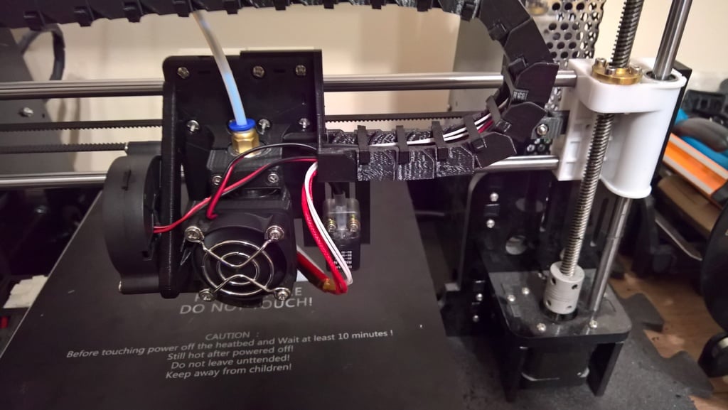 Carrage with chain and SN04 sensor mount