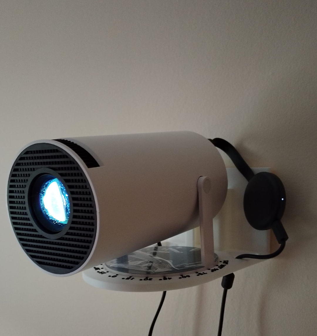 HY300 SMART PROJECTOR WALL MOUNT