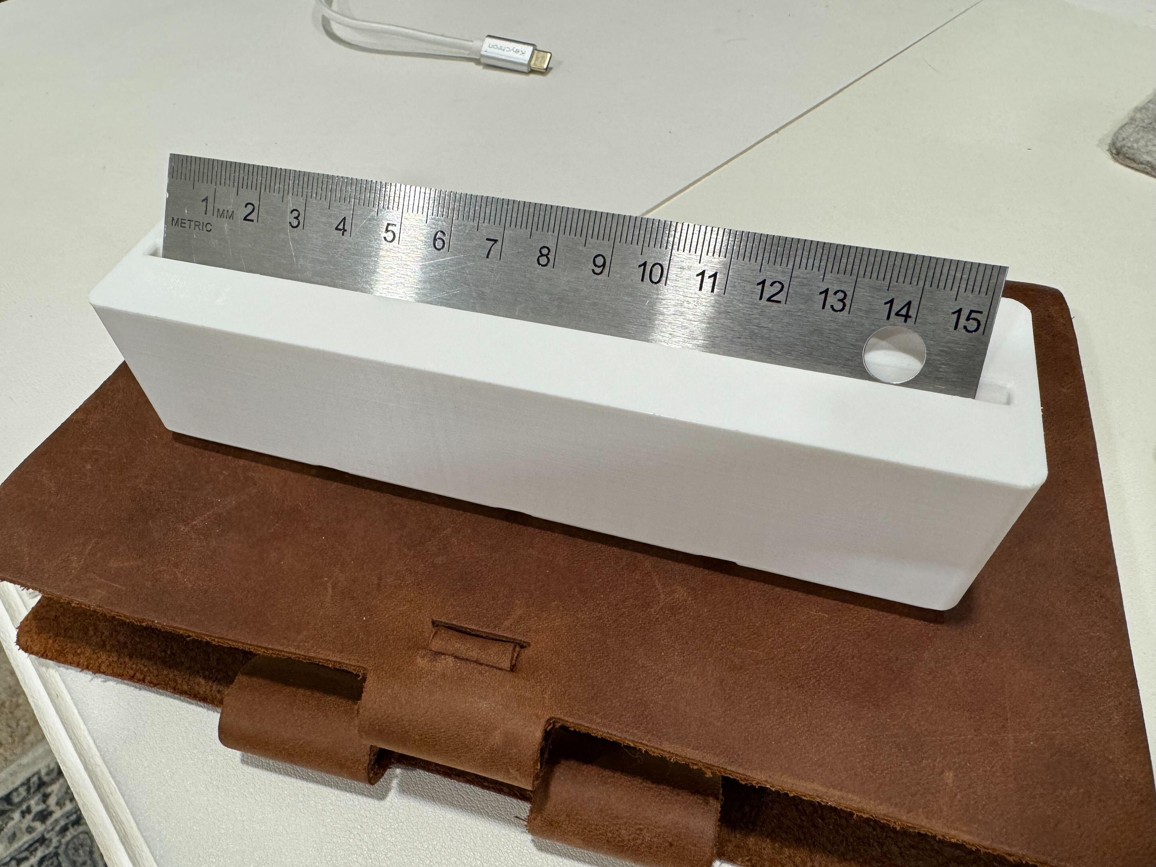 Gridfinity Slanted 150MM Single Ruler Holder