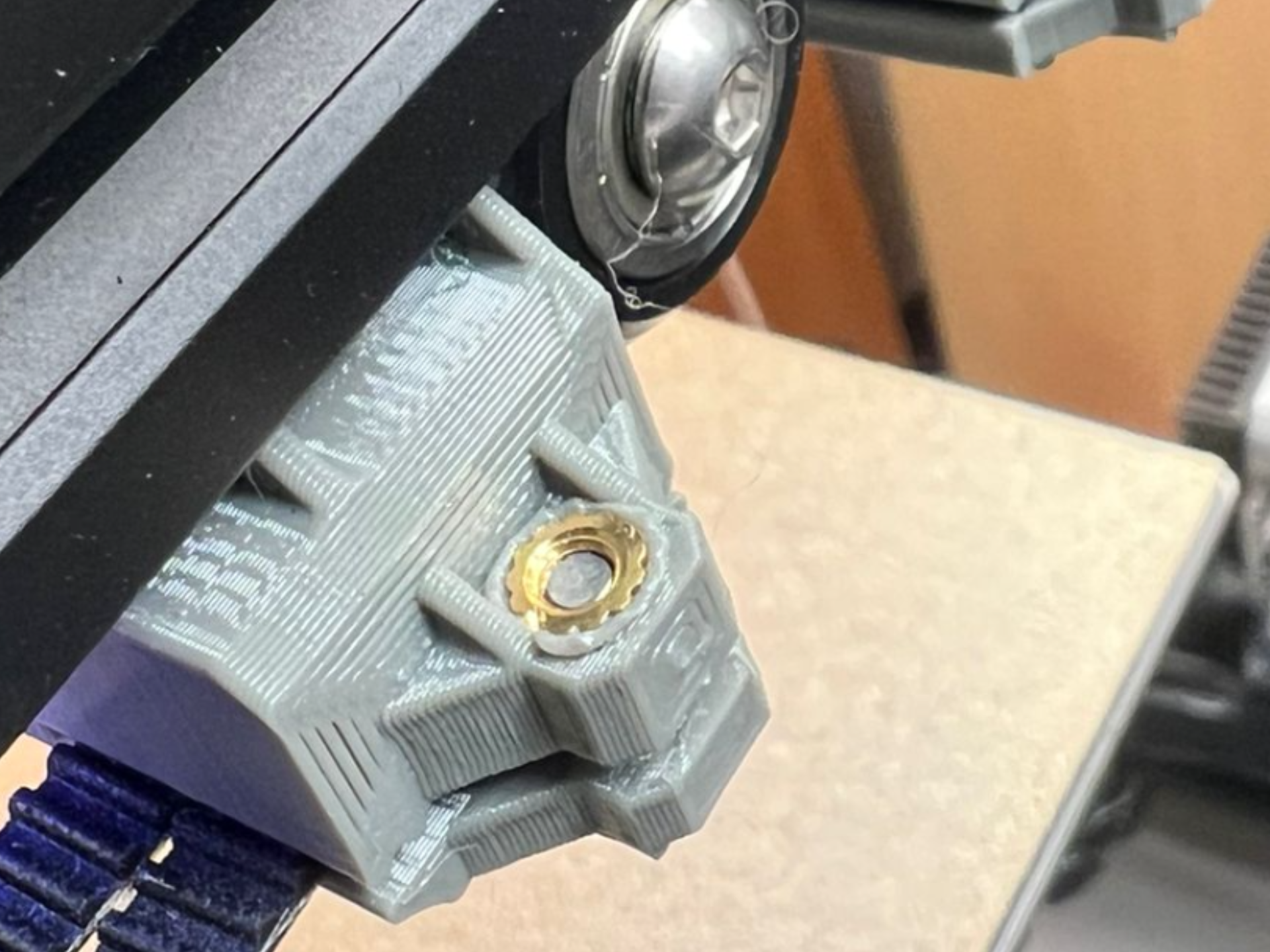 Switchwire Gizzle Belt holder (creality x mount)
