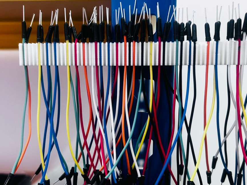 Boltless Shelf Jumper Wire Holder