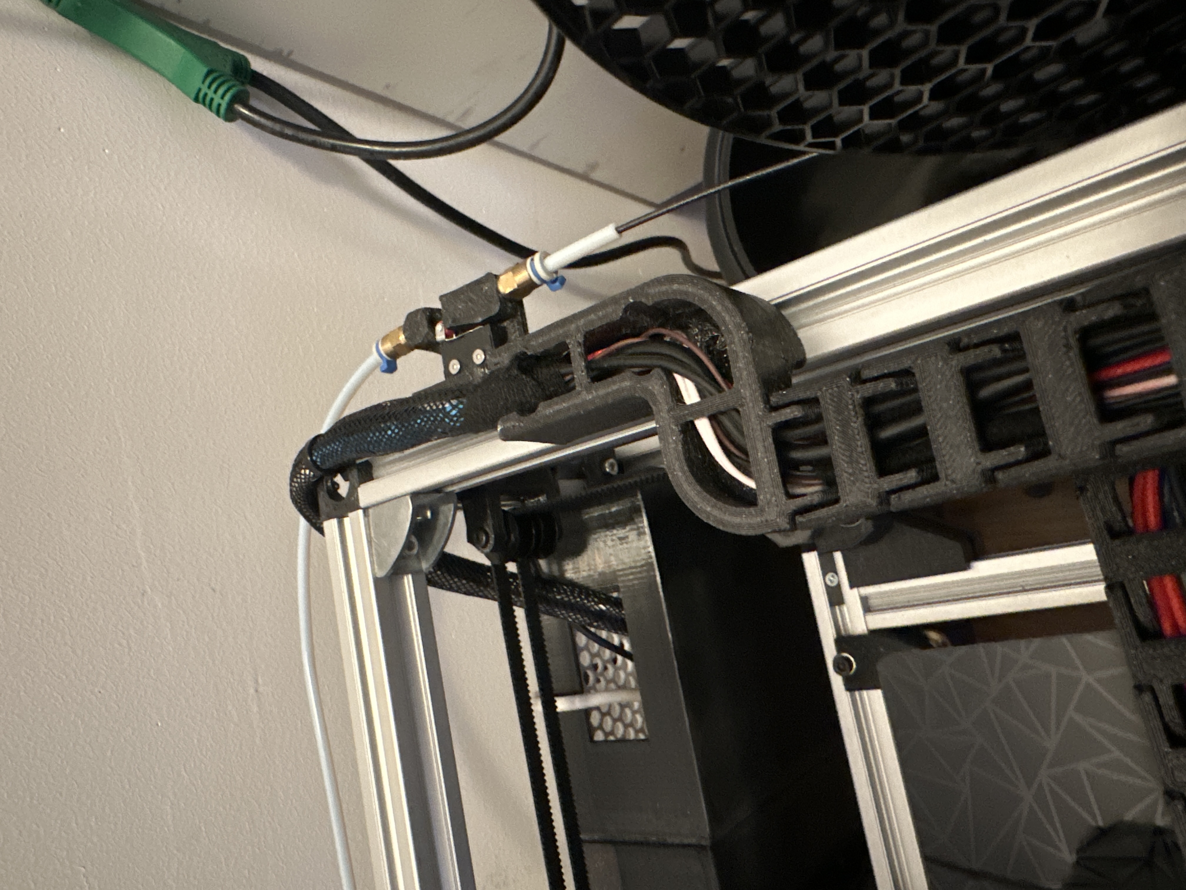 HyperCube Evo CableChain Mount 2020 extrusion