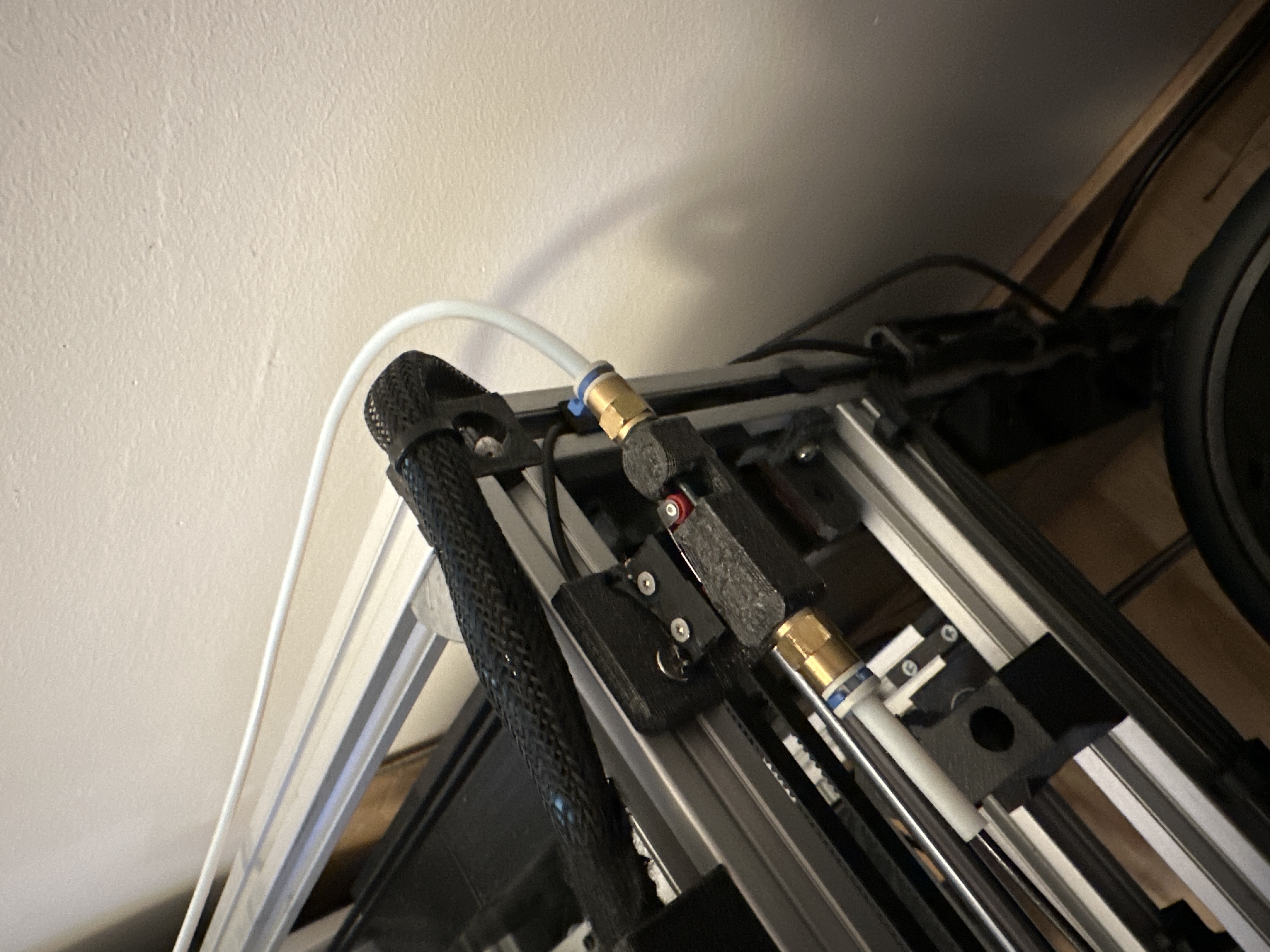 Filament sensor for 2020 aluminium extrusion