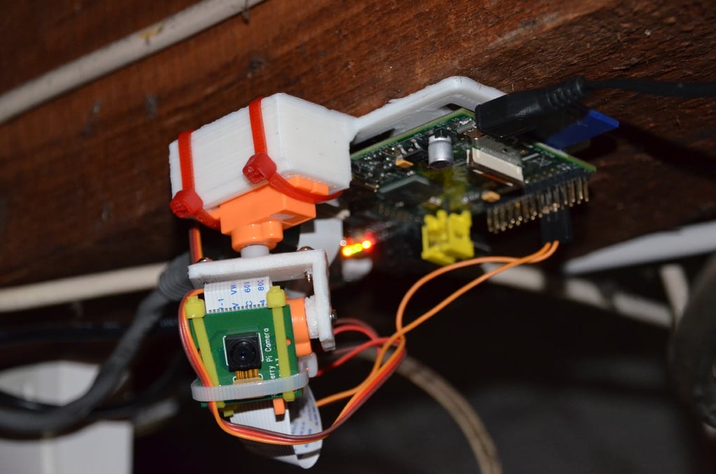 Simple servo mount for moving a camera on two axis