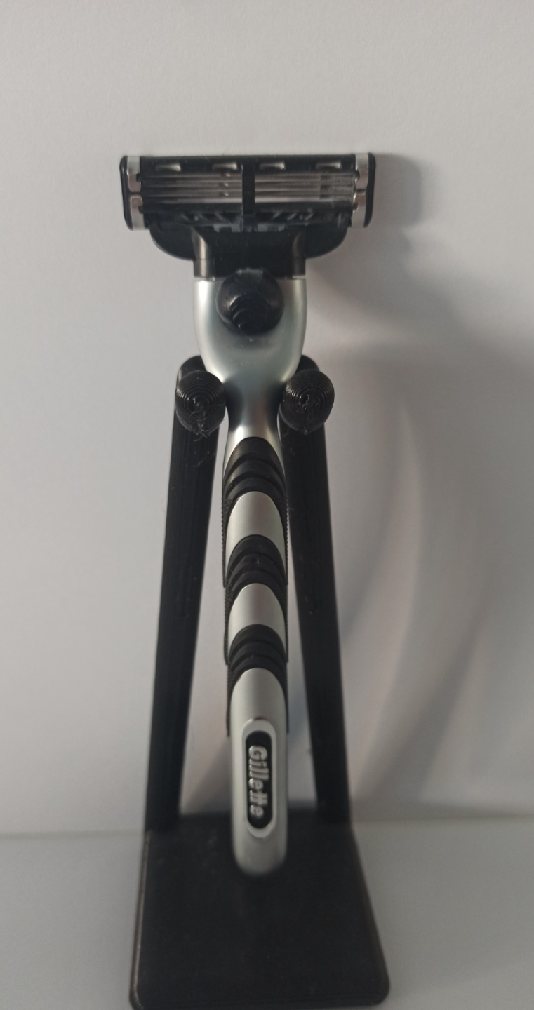 Blade holder