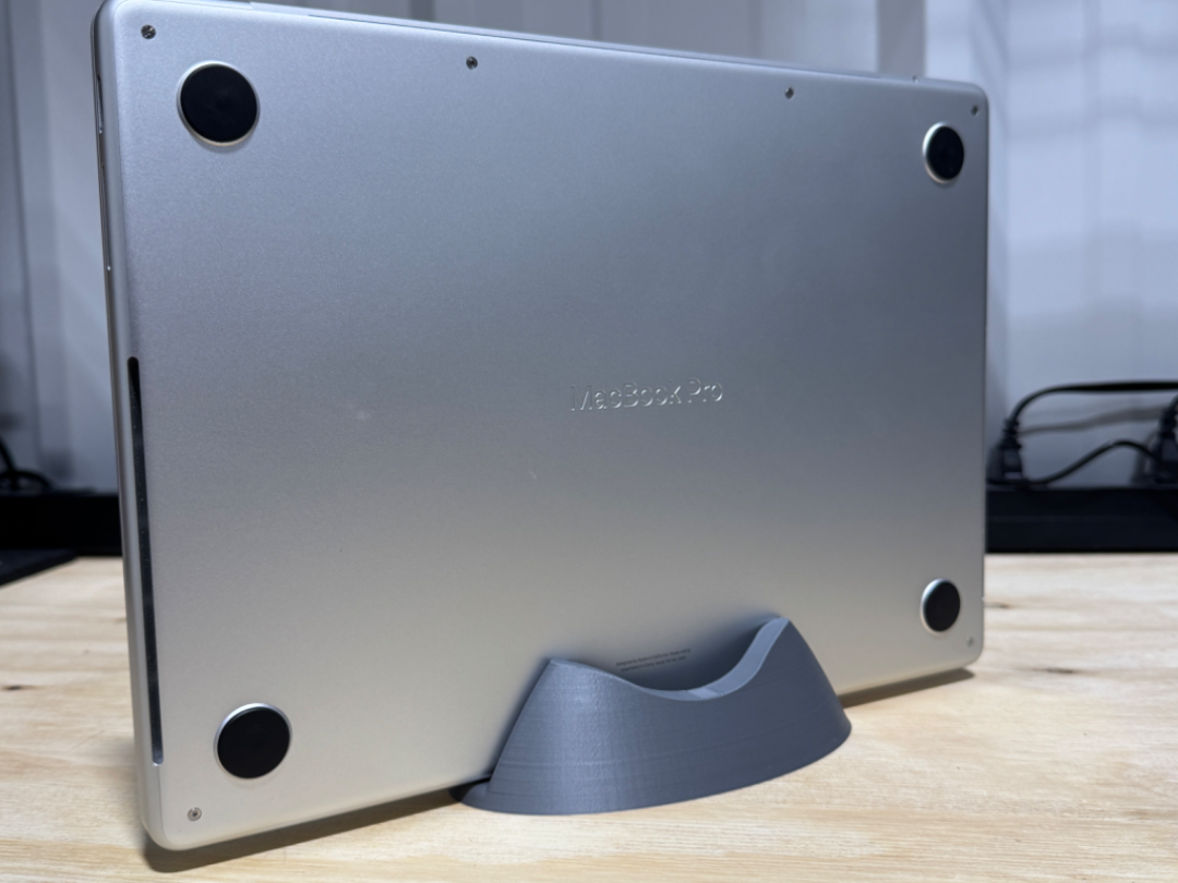 MacBook Pro 14" stand
