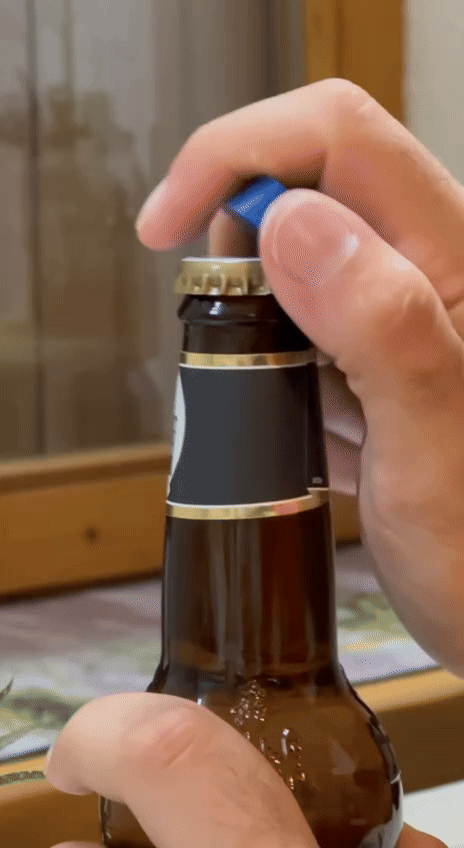 Corkscrew keychain sandbox