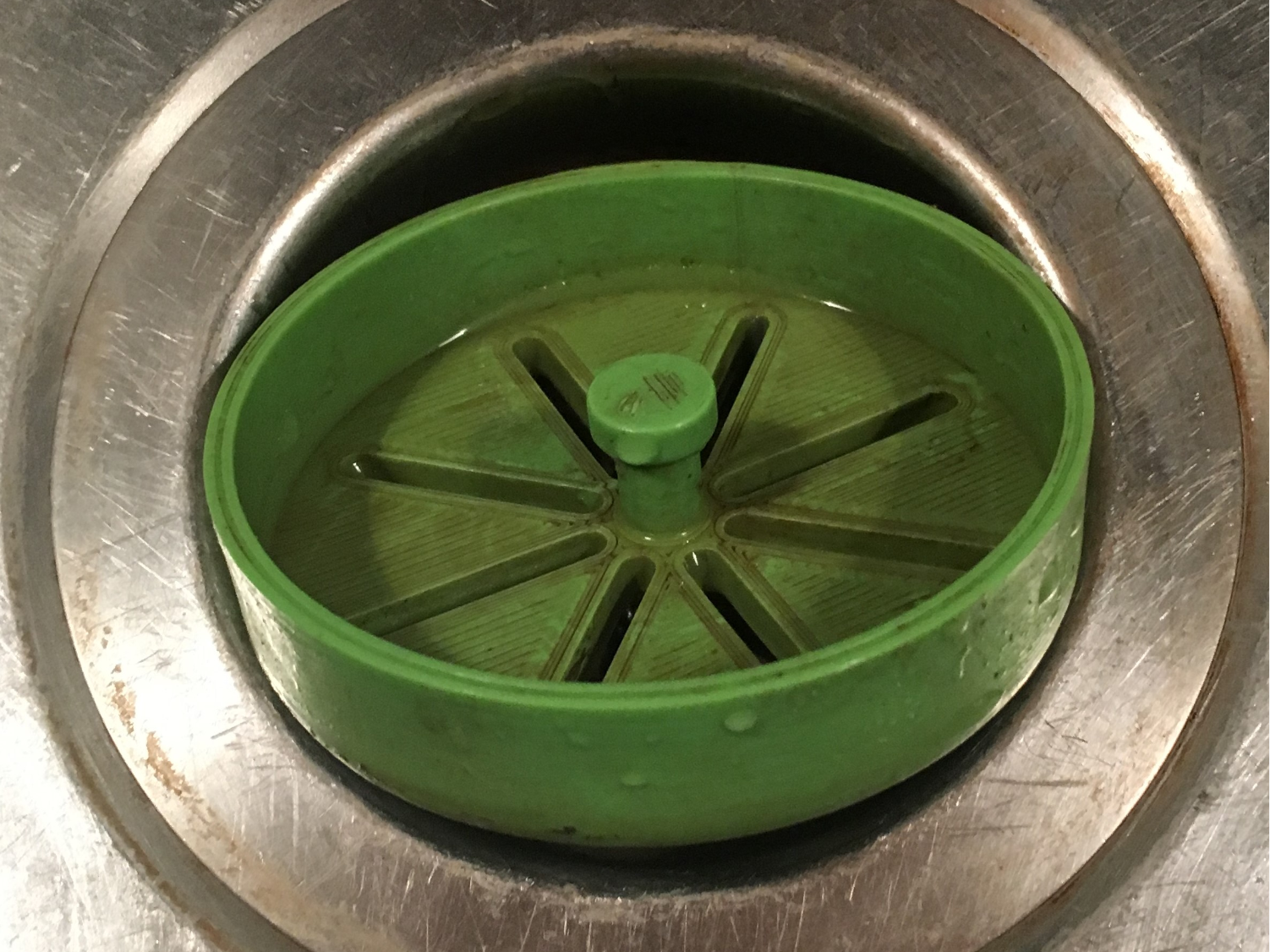 Plug for the kitchen sink