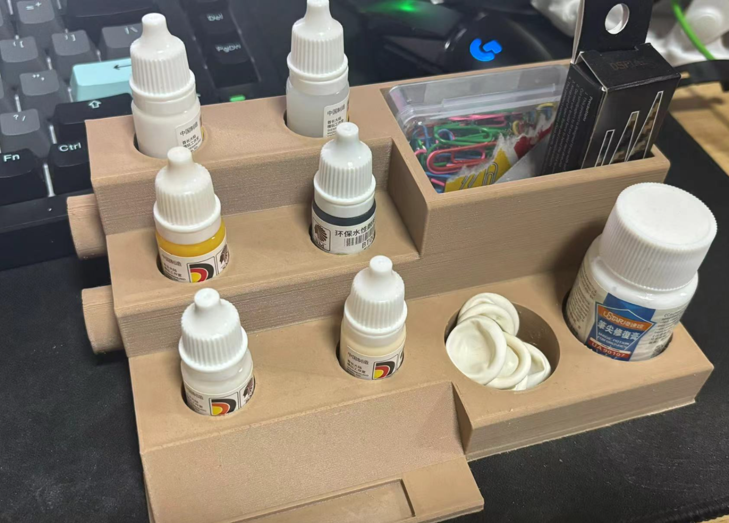pigment holder