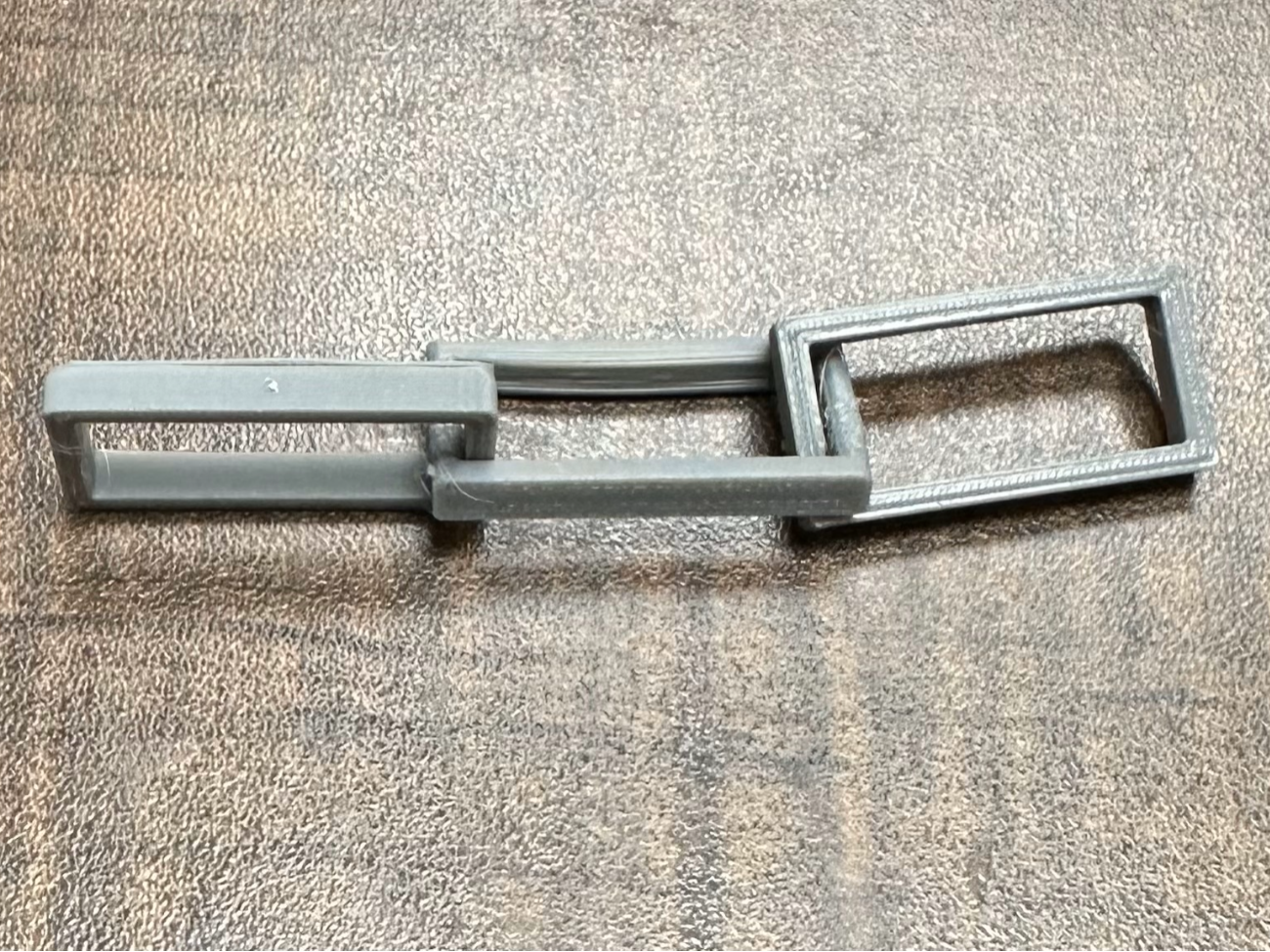 Captive Chain Links
