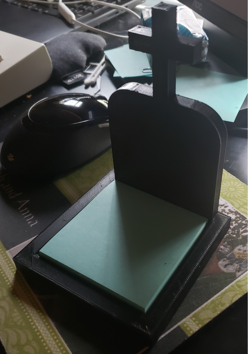 Low Poly Tombstone Post-It Note holder