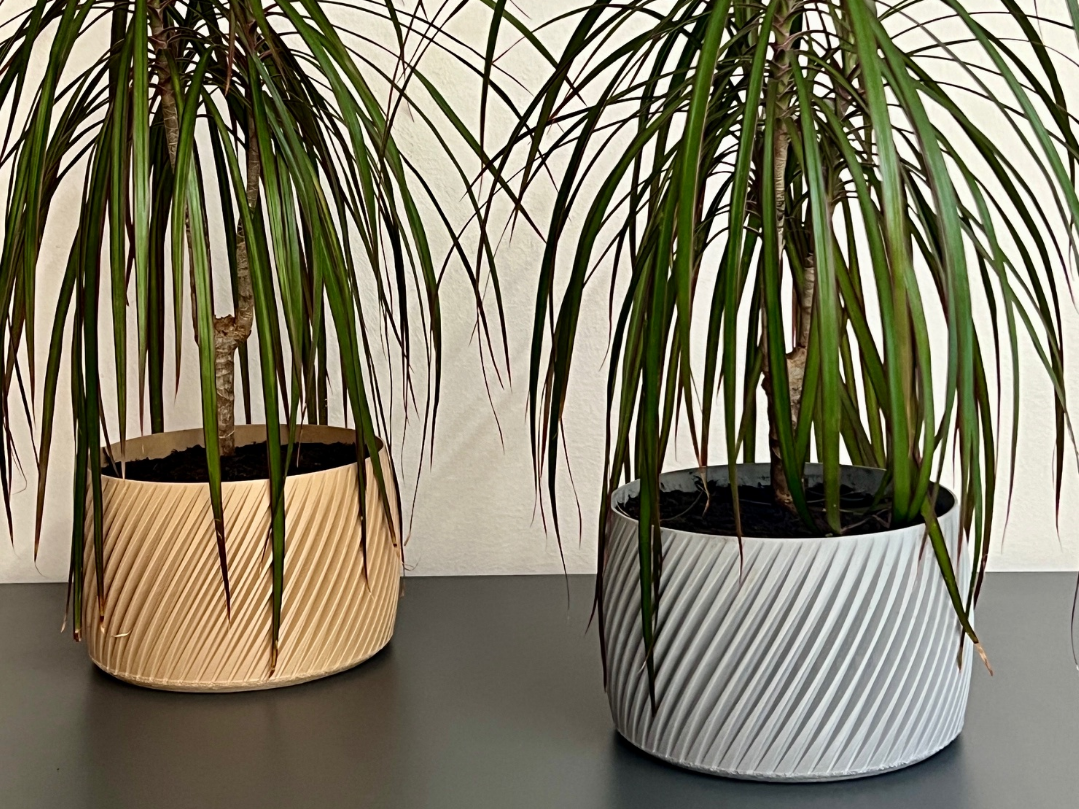 Helical vase