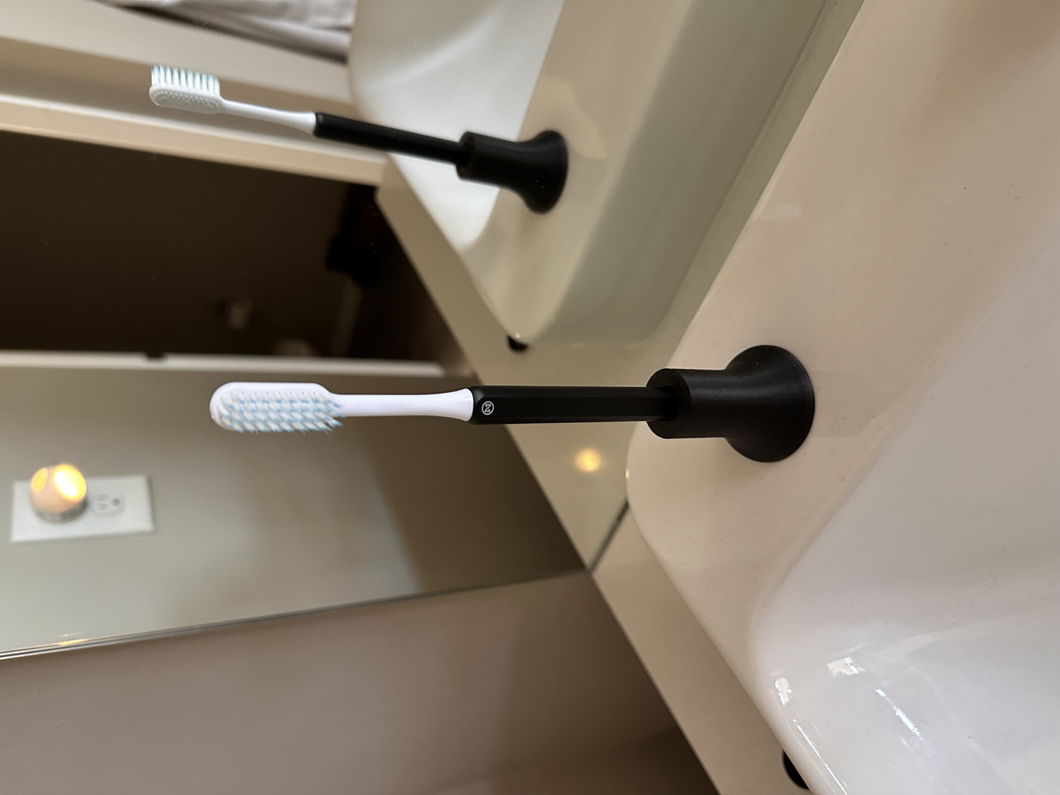 Nada Toothbrush stand