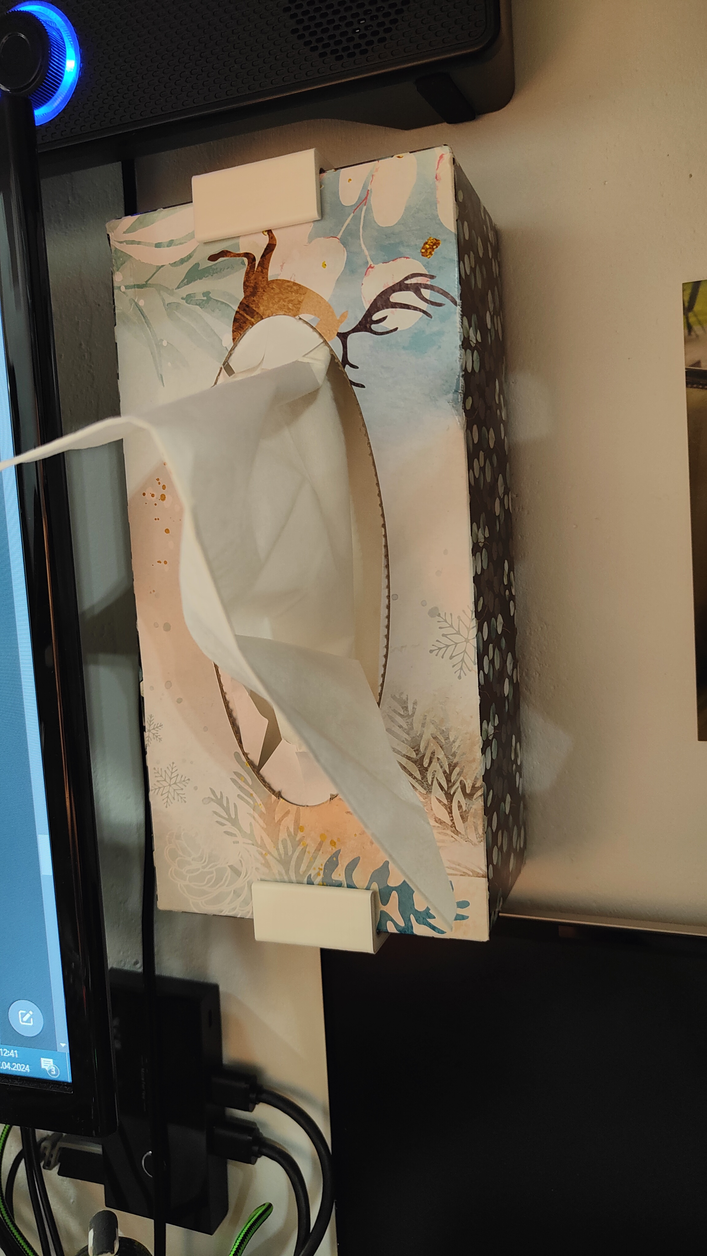 Simple Tissue Box wall holder