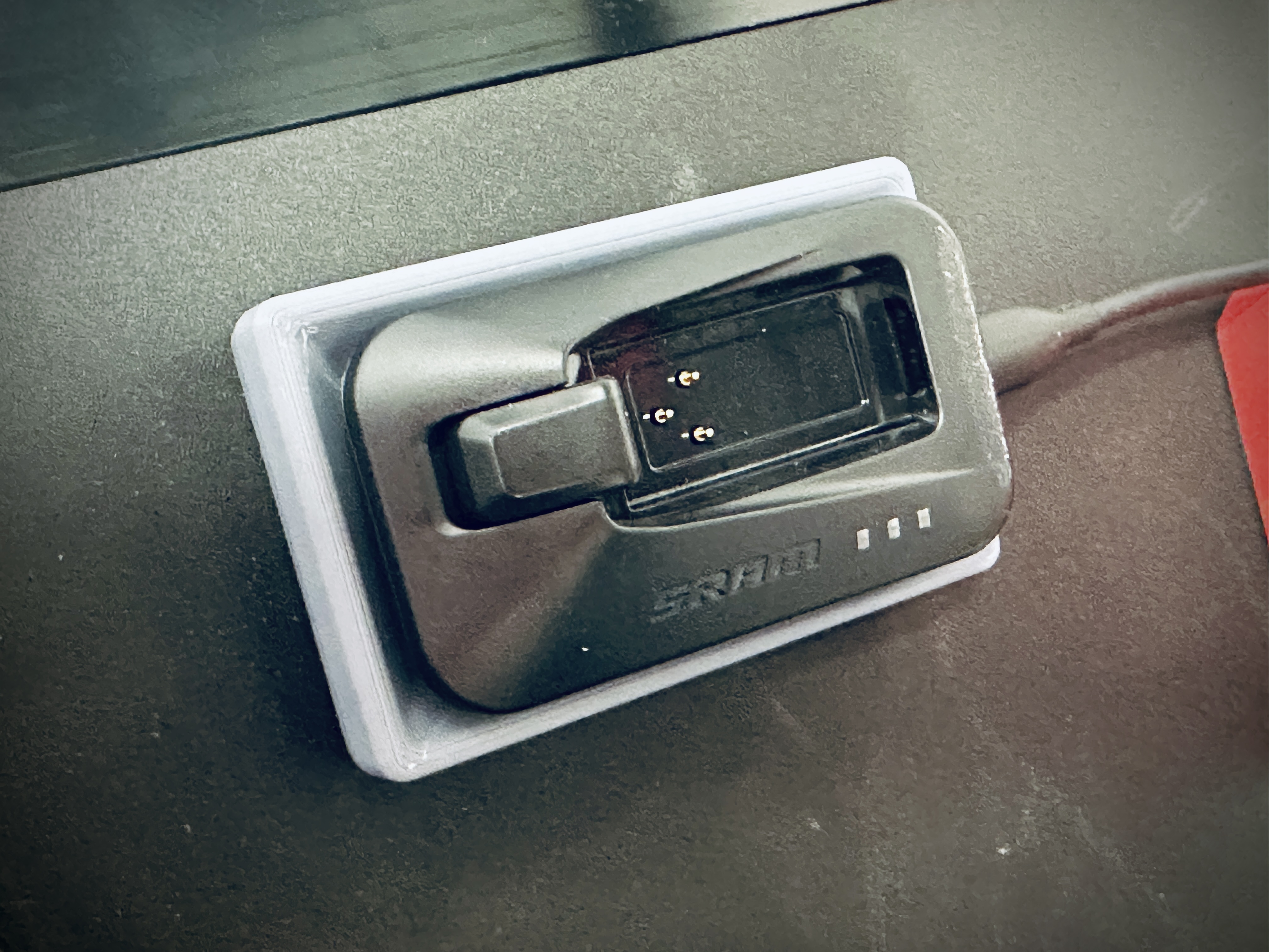 SRAM AXS magnetic holder