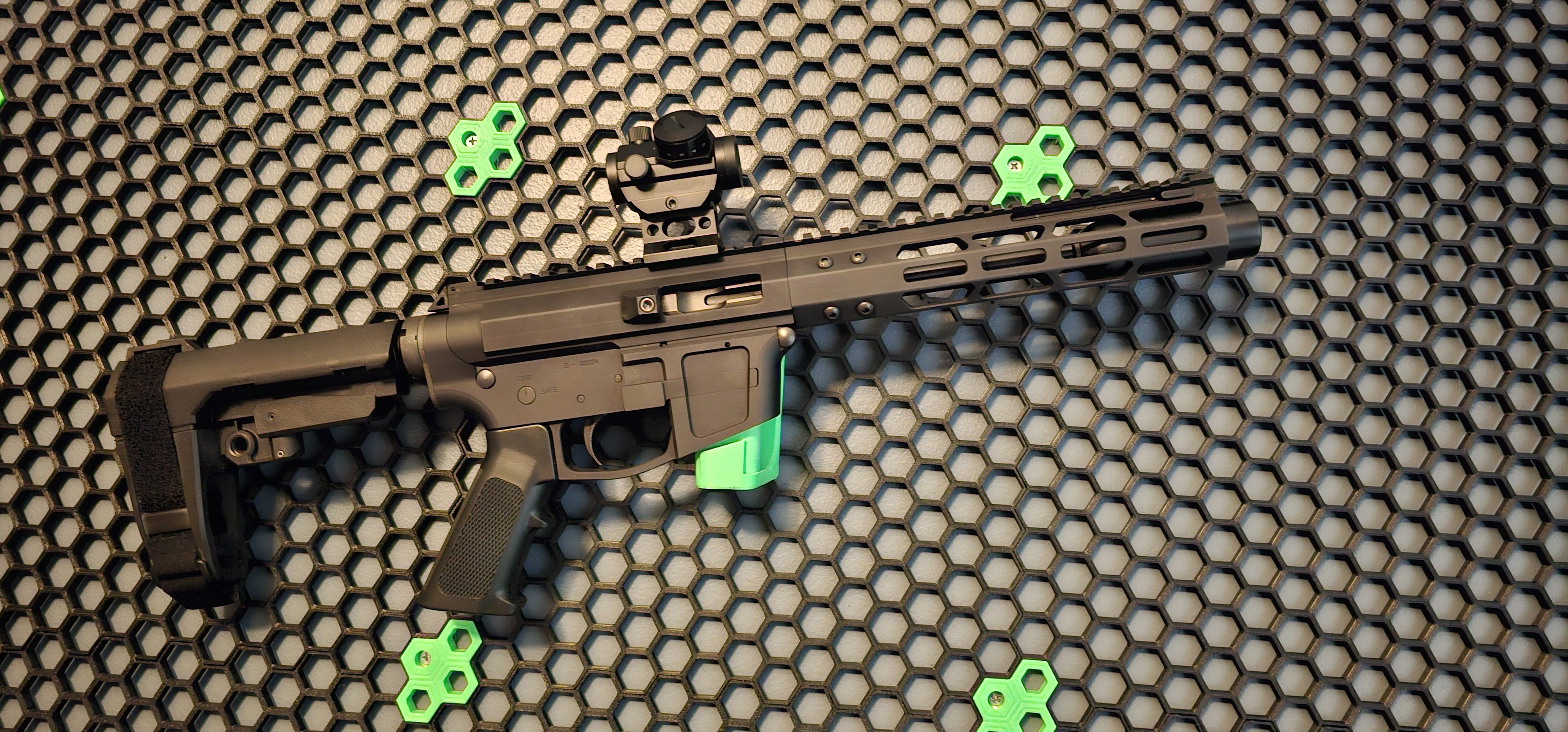 Honeycomb Wall Mount for AR9 with glock style mags