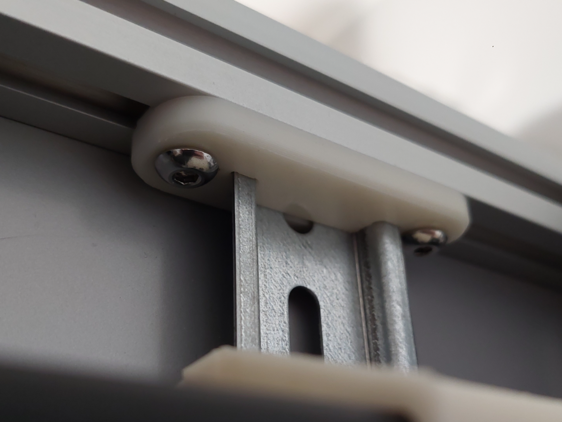 2020 extrusion profile DIN rail holder
