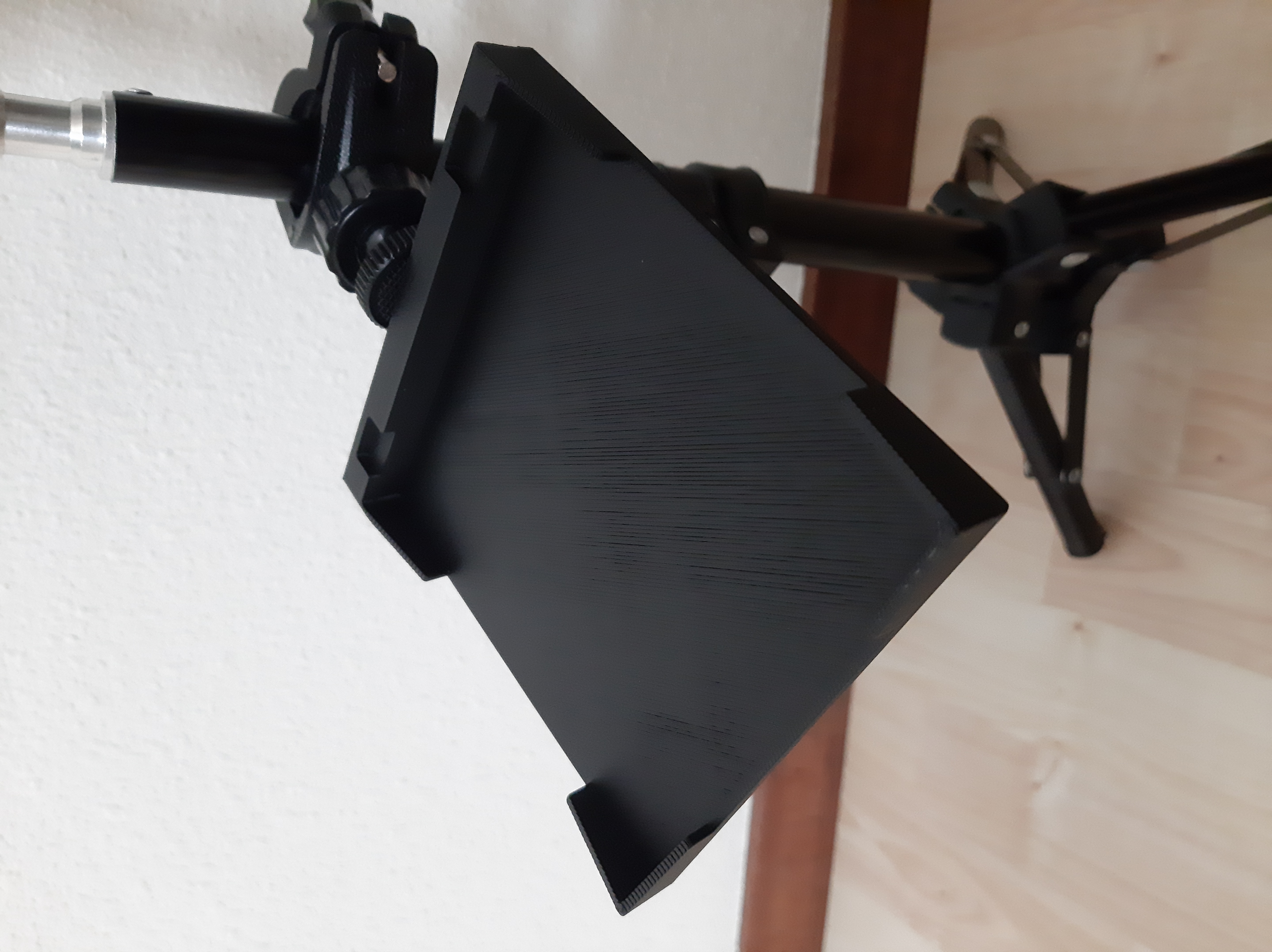 AHG Pellet-Box holder for benchrest shooting