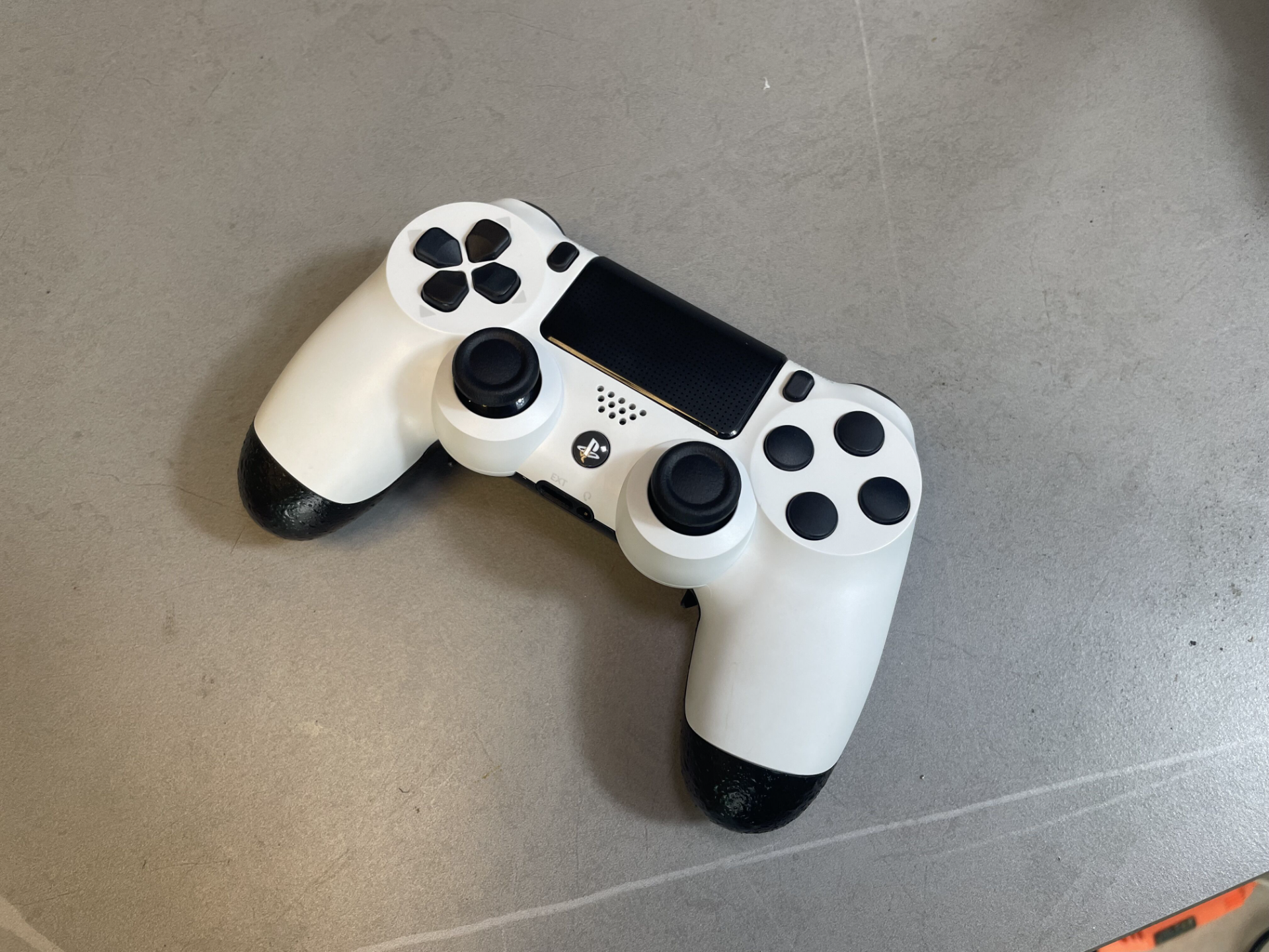 ds4 button