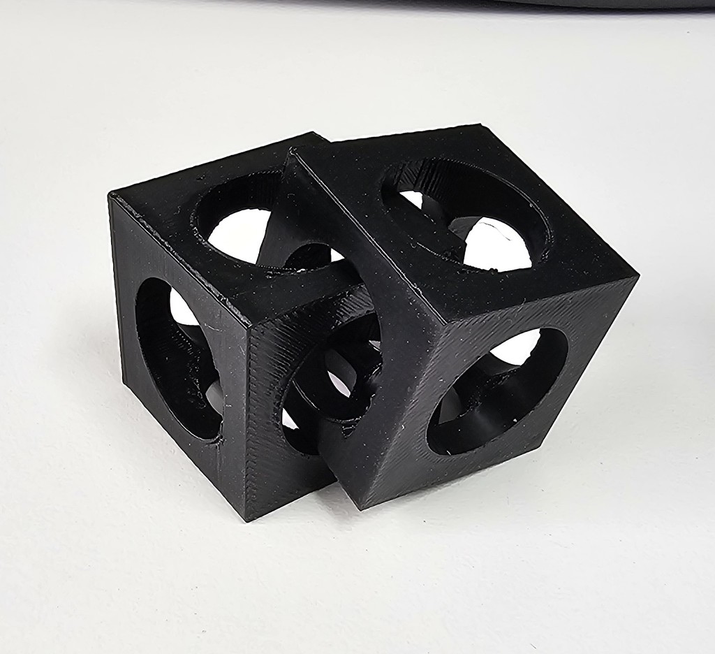 Impossible linked cubes - Created in Bambu Studio