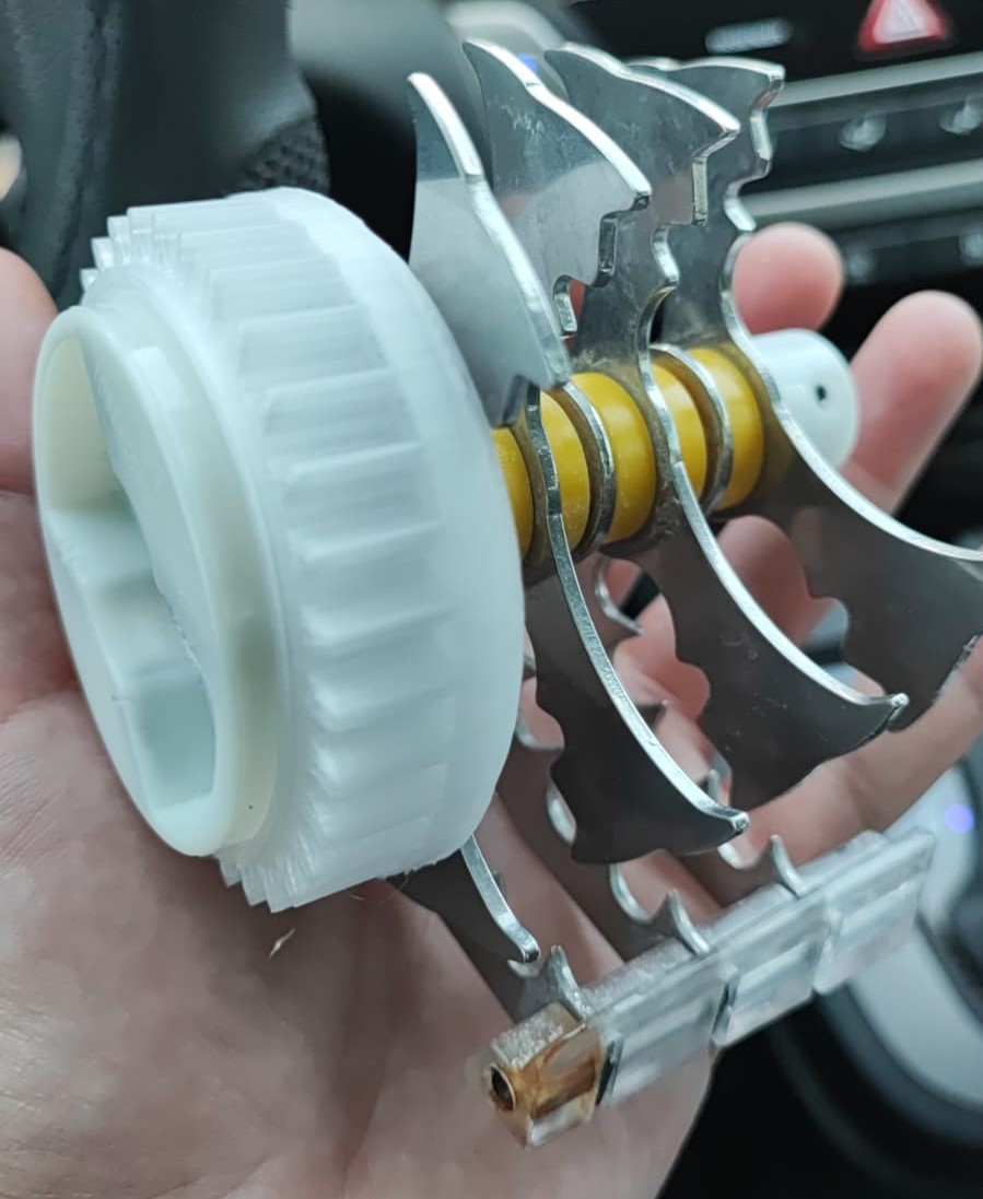 LG ICE BLADE GEAR (AKC73369908)
