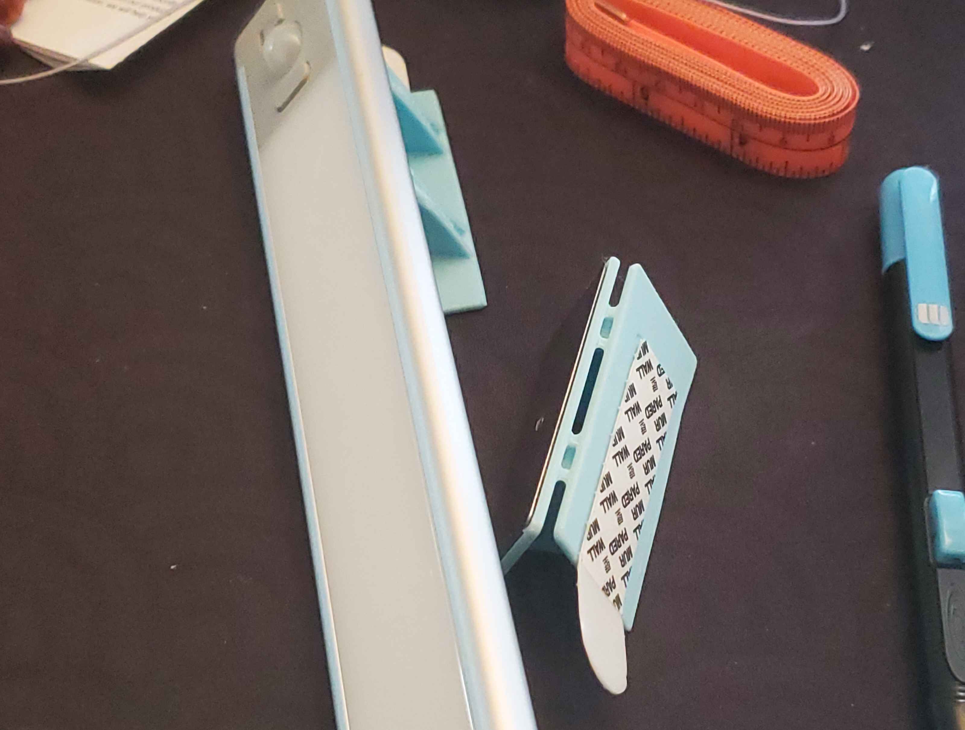 Light mounting angle bracket