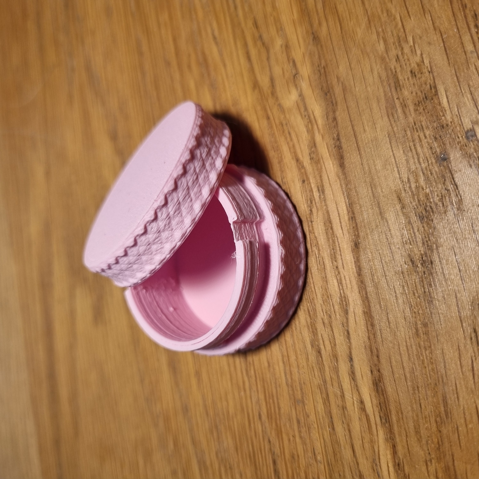Twist & Lock Container with grippy texture