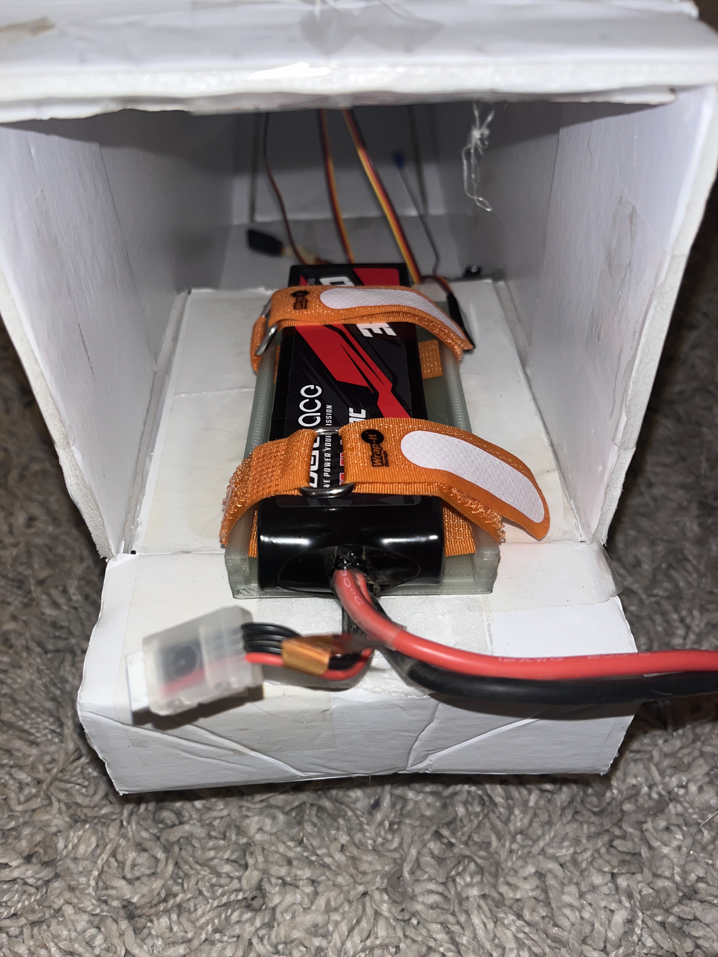 Battery tray for RC plane